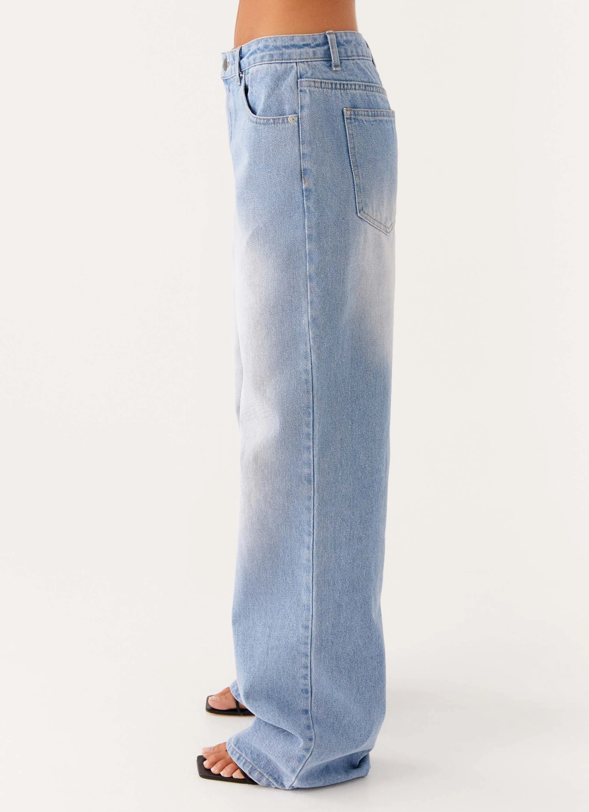 Back Again Straight Leg Denim Jeans - Light Wash Blue Evening Stroll Comfy Four Way Stretch Fabric