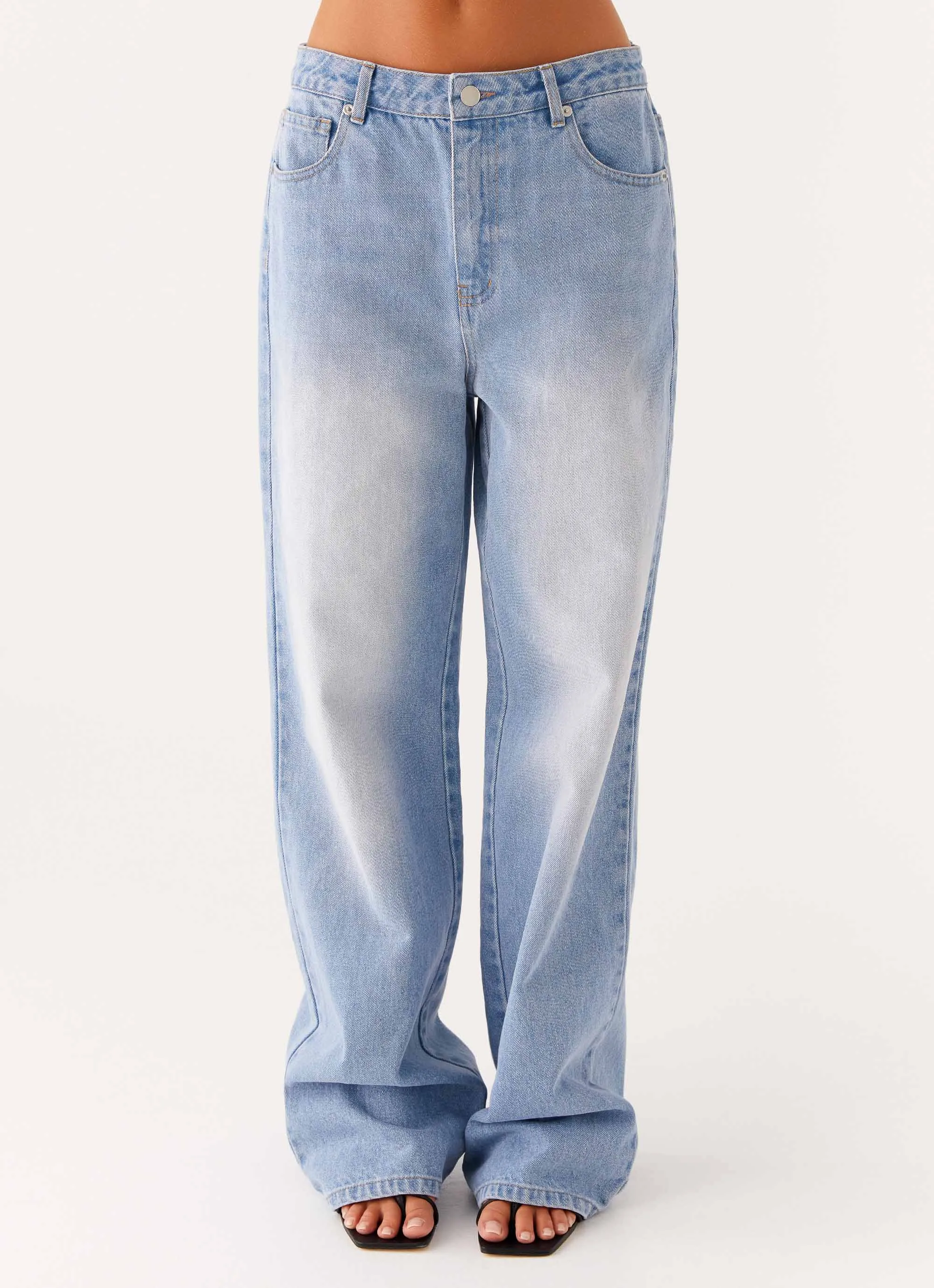 Back Again Straight Leg Denim Jeans - Light Wash Blue Shopping Day Outdoor Enthusiast Polished Look