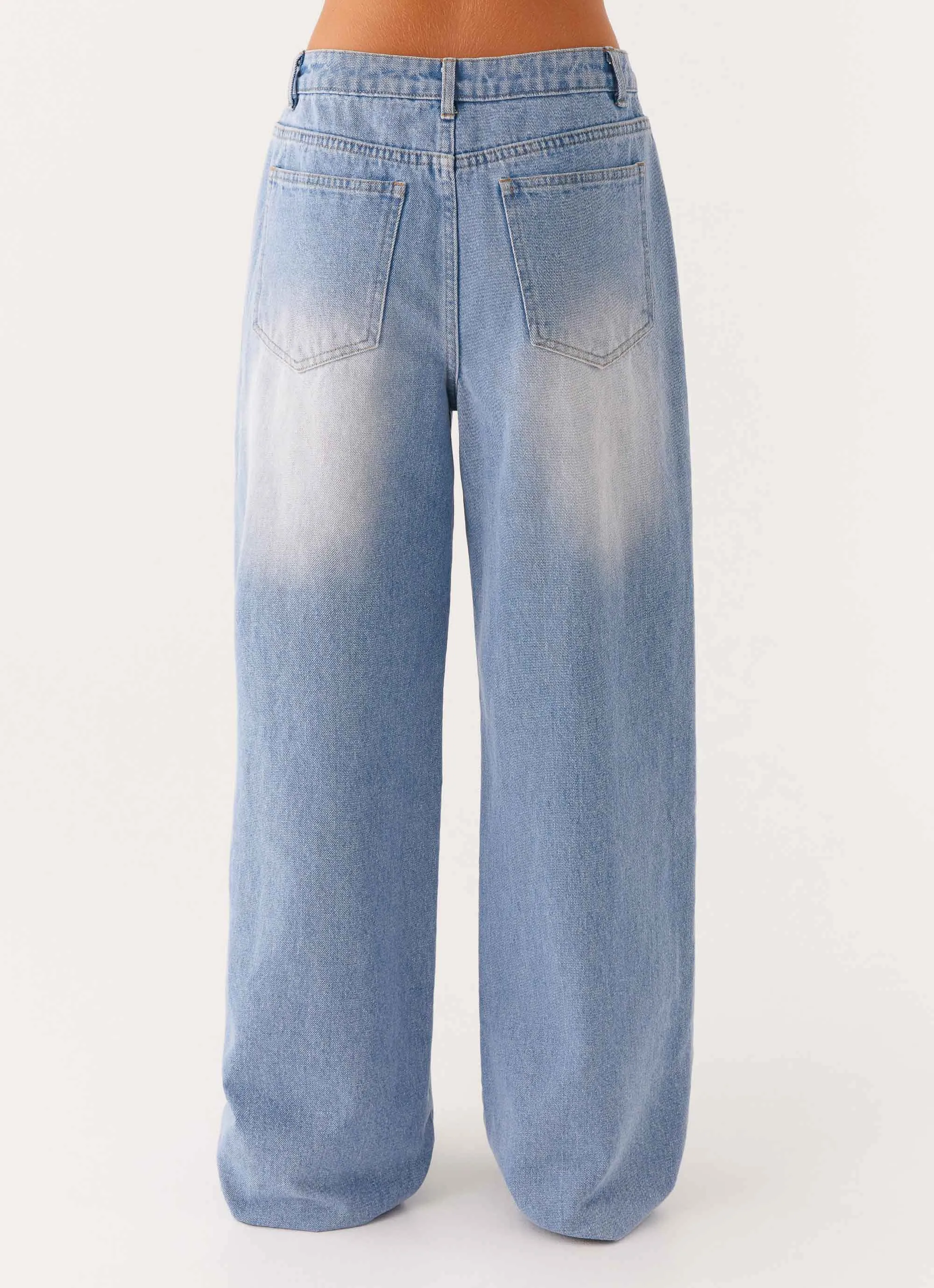 Back Again Straight Leg Denim Jeans - Light Wash Blue Comfy Wear Minimalist Rainy Day Vintage Lover