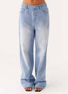 Back Again Straight Leg Denim Jeans - Light Wash Blue Shopping Day Outdoor Enthusiast Polished Look