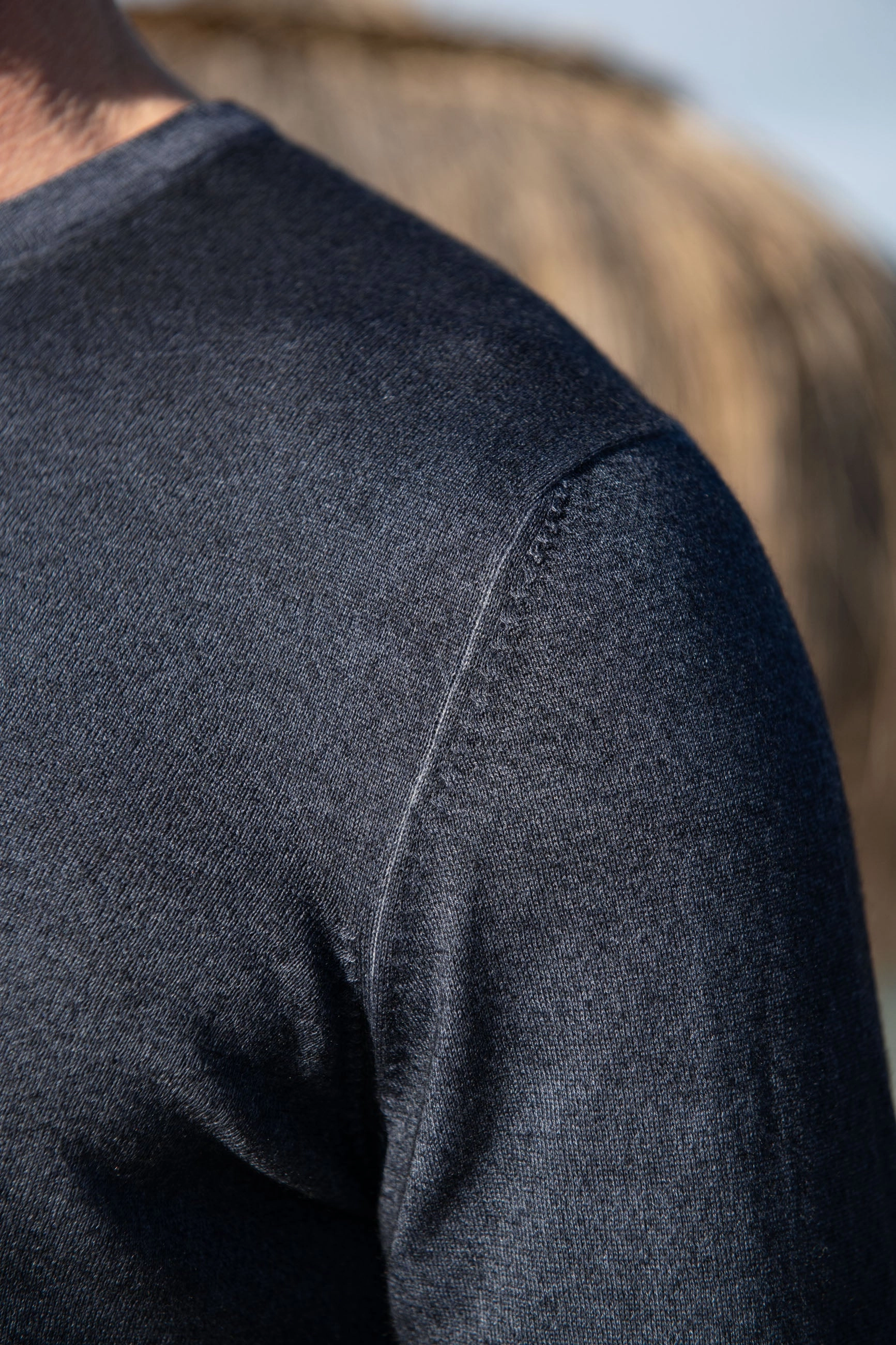 Mid layer Tailored Silhouette Blue superlight cashmere round neck ?C Made in italy