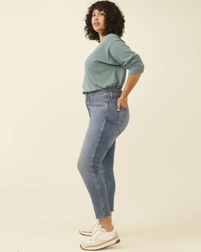 Ainsworth Skinny Raw Hem Jeans | Light Wash Weekend Getaway Luxury Beach Day