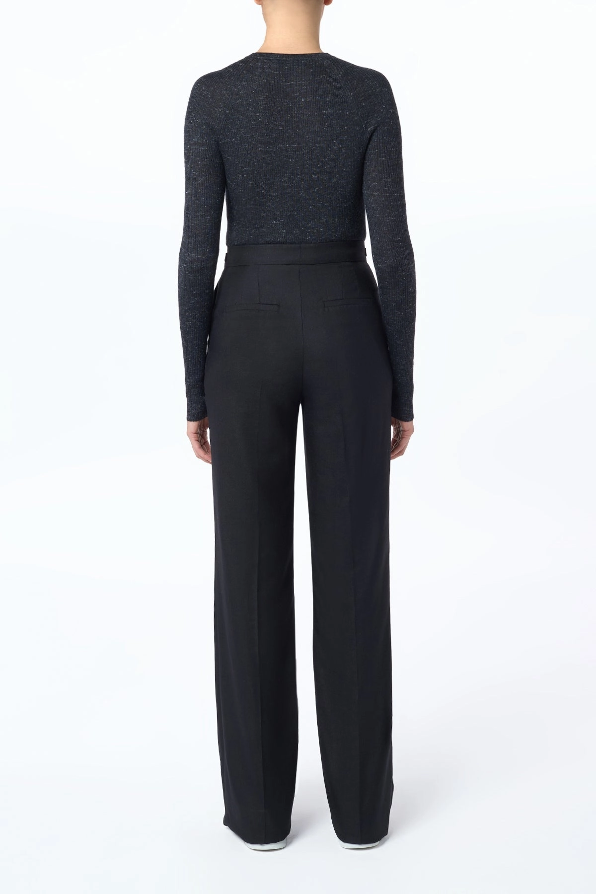 Simple Outfit HeatTrapping Fibers Anges Knit Henley in Black Cashmere Silk with Hemp