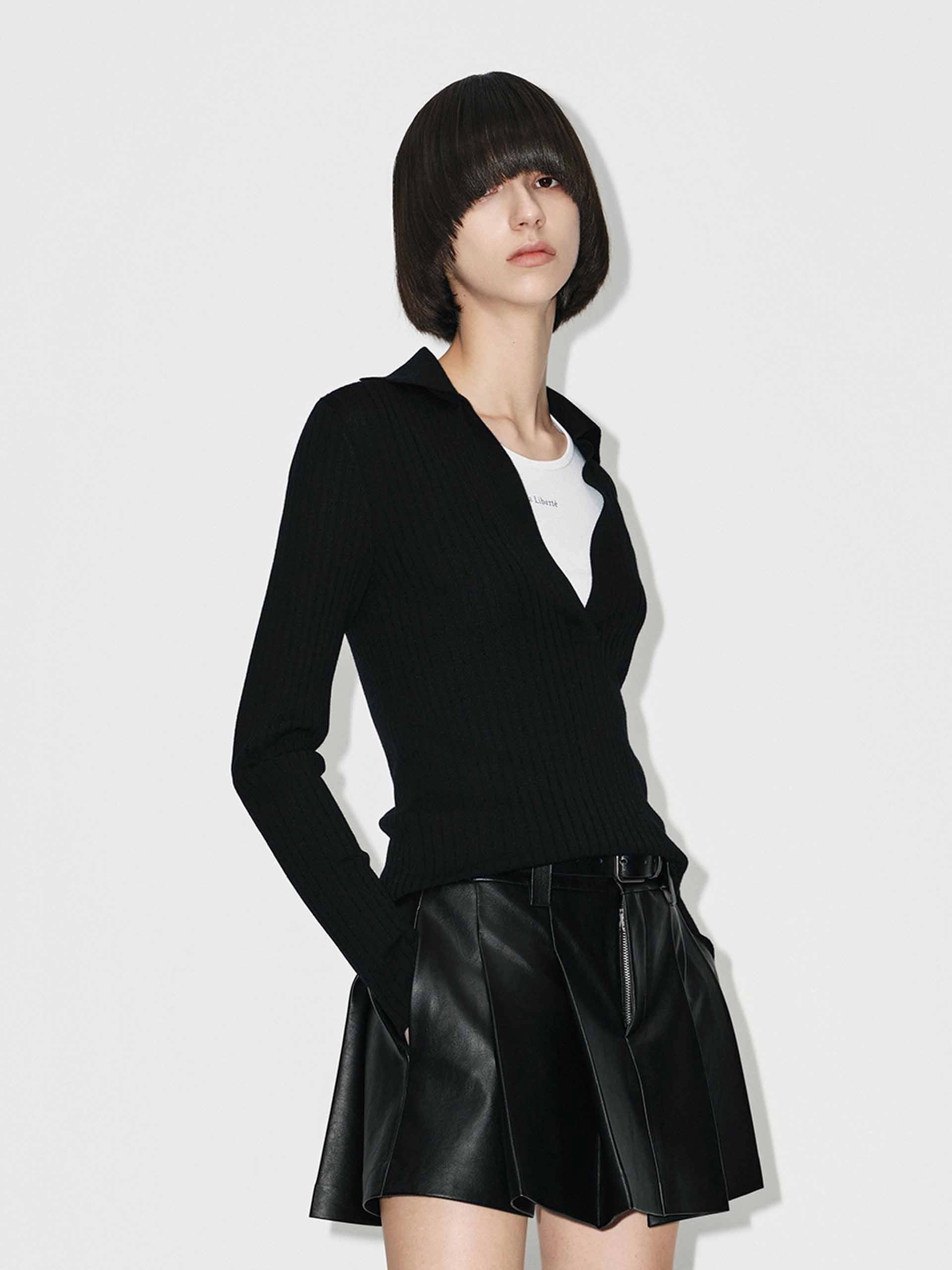 FadeResistant Color V-neck Wool Knitted Top