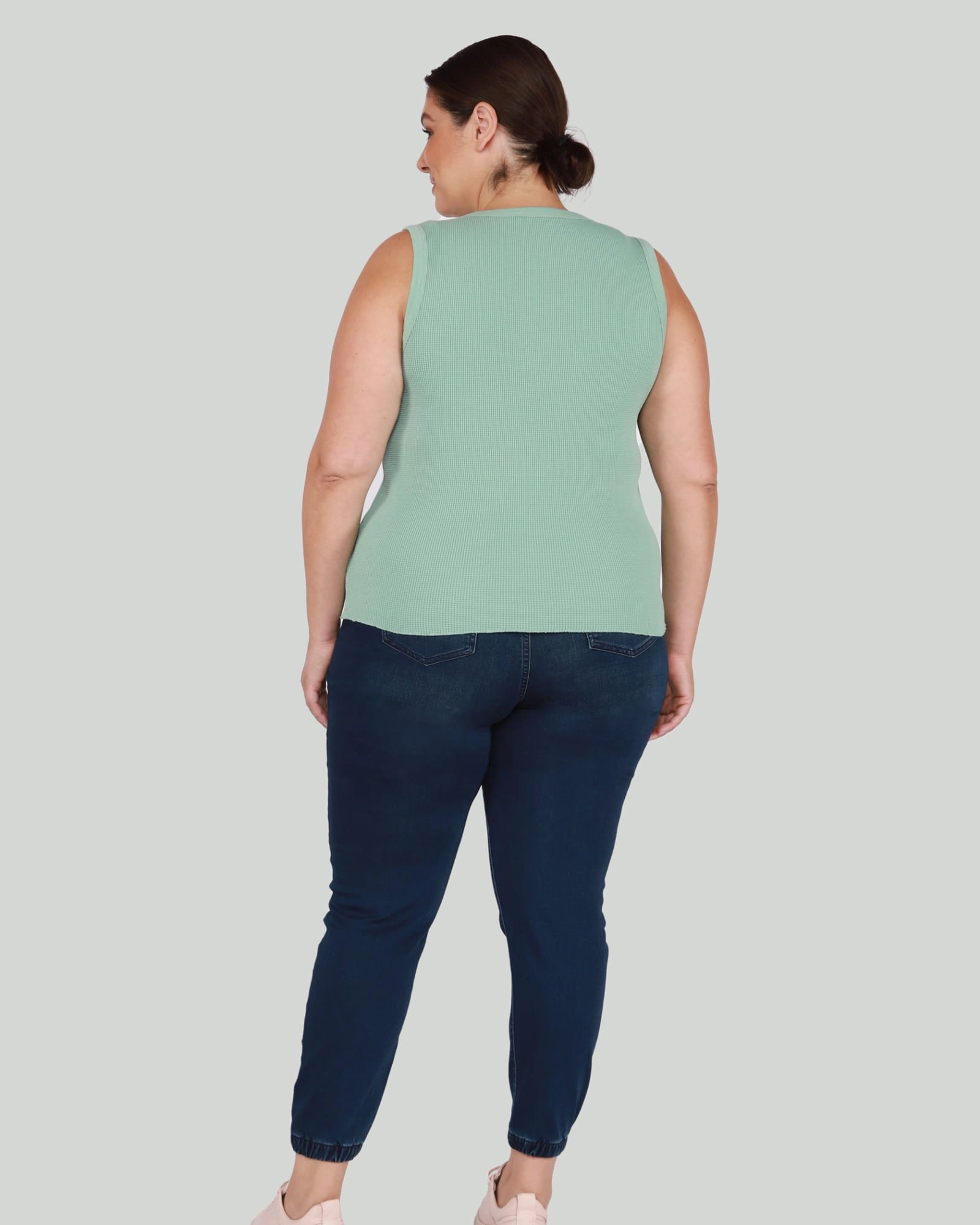 Bailey High Rise Jogger | Dark Indigo Wash Weekend Style Outfit Essential