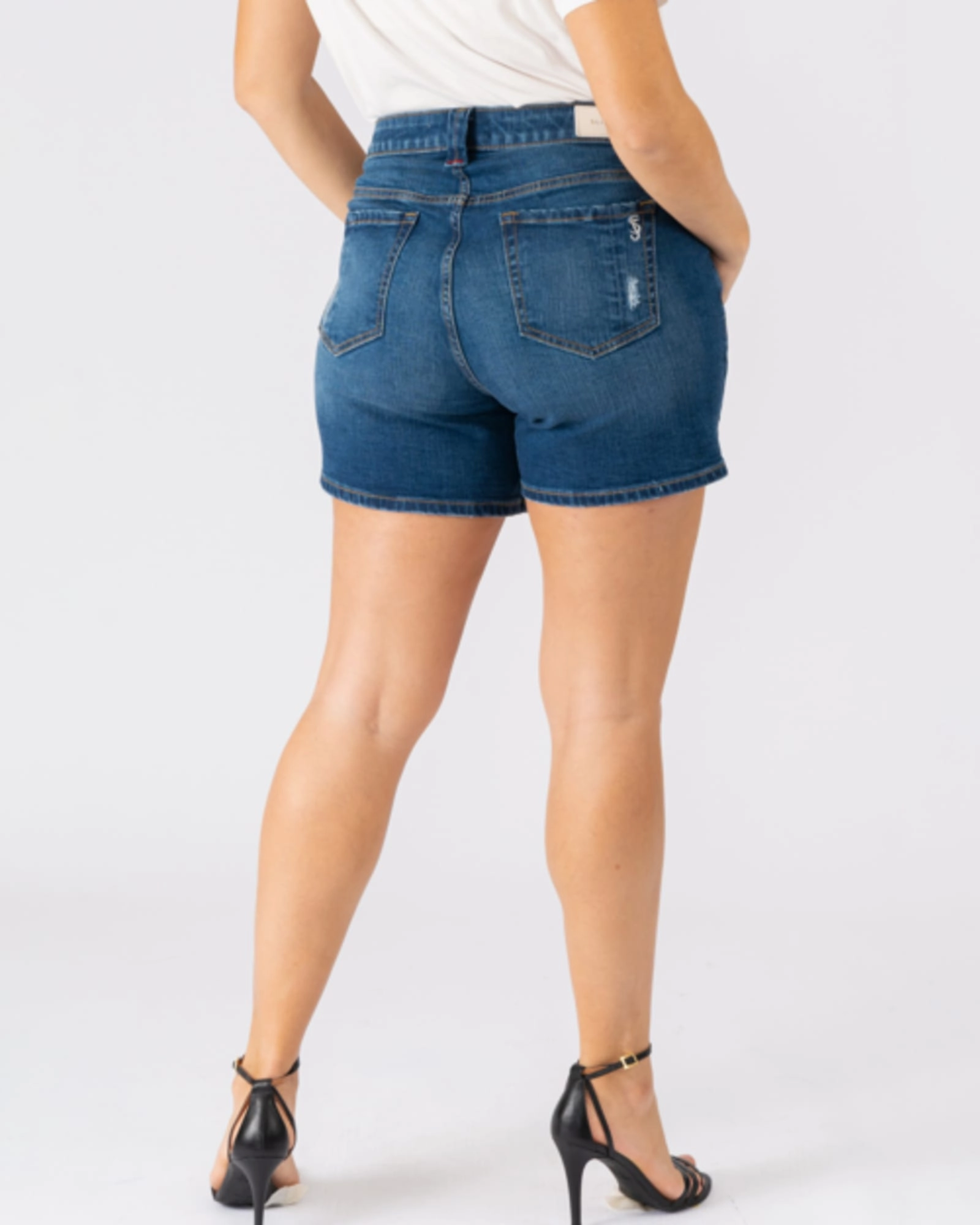 Baylee Side Vent Shorts | GRACELYNN Simple Aesthetic