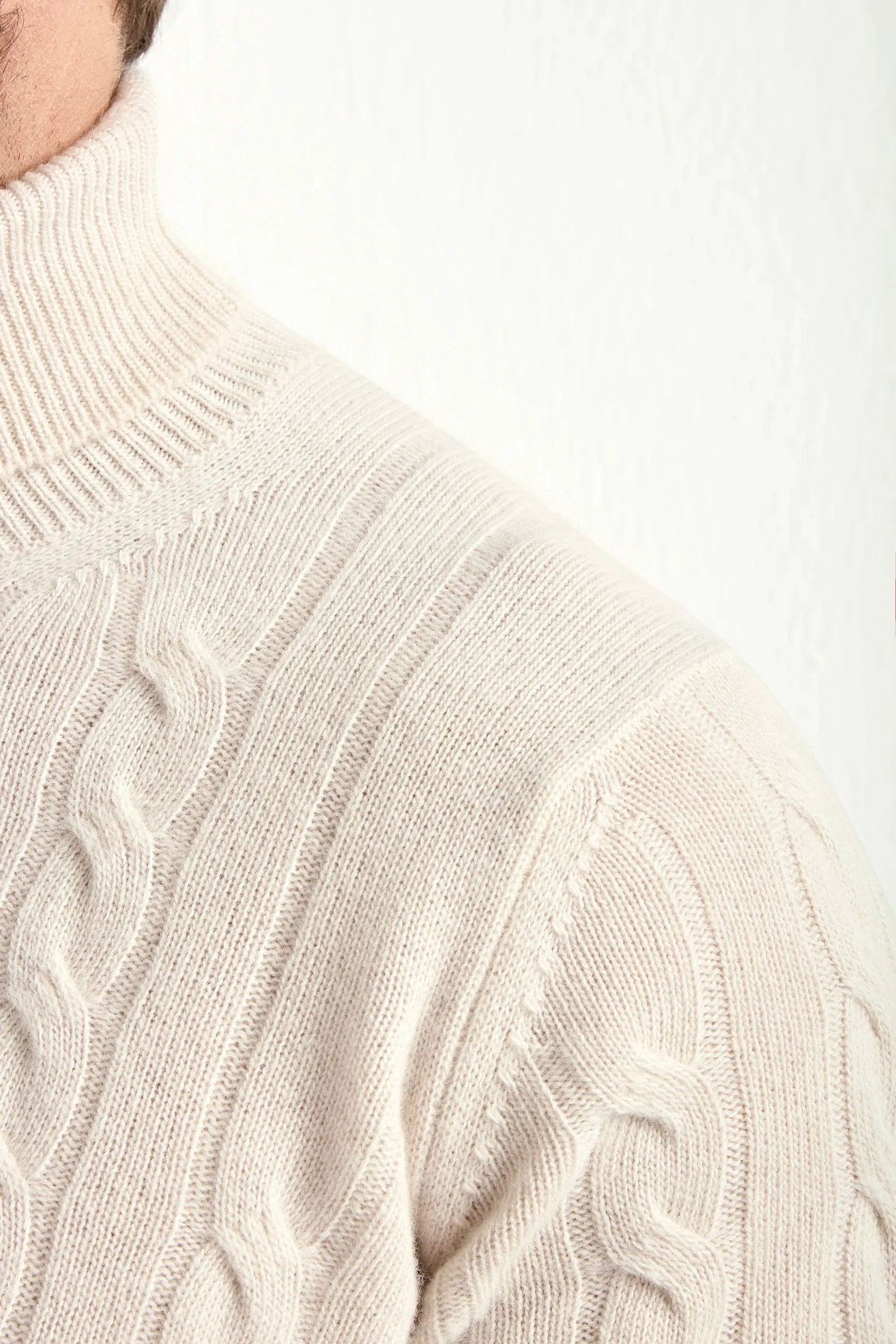 Simple Wear Beige cable knit turtleneck ?C Made in Italy
