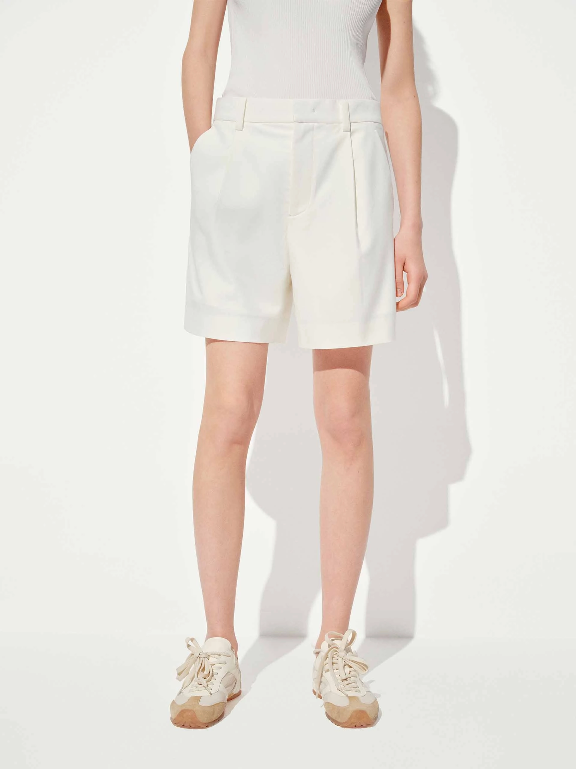 Relaxed Fit Straight Side Pocket Shorts