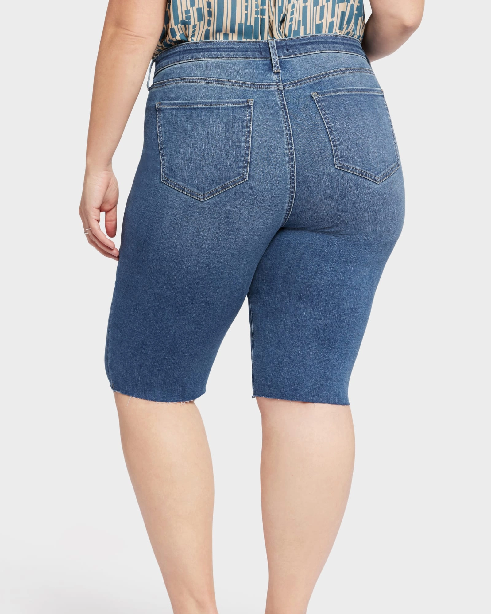 BIKE CAPRI RAW CUT HEMS | AWAKENING Lightweight Urban Explorer