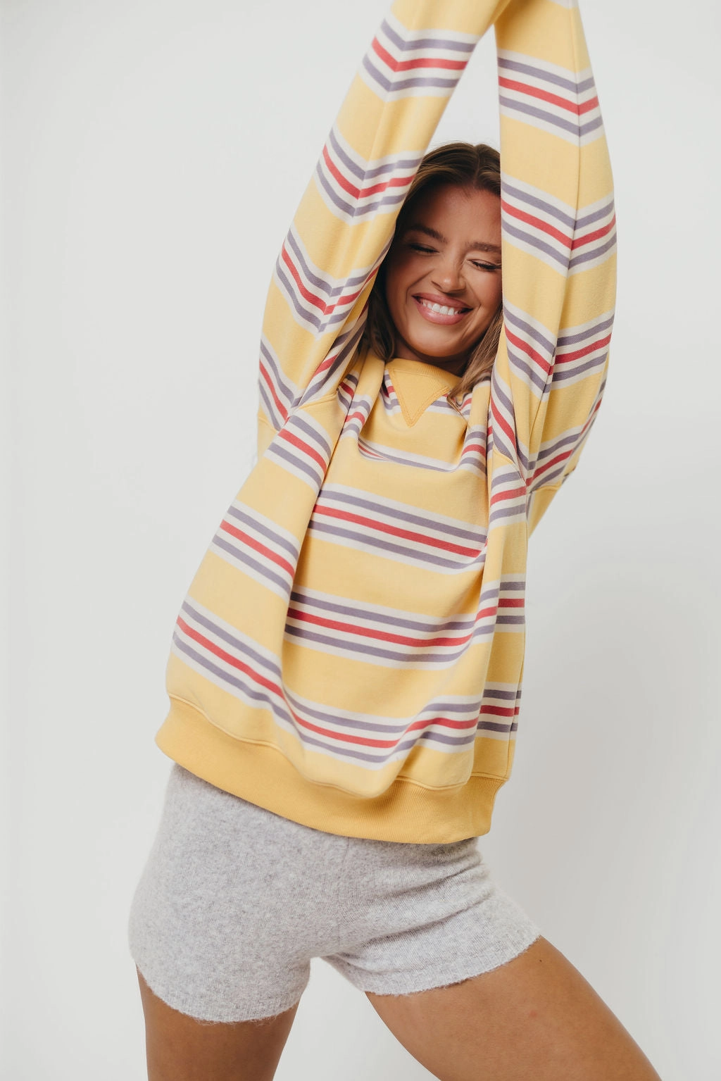 Thermal Insulation Blake Retro Striped Crewneck Sweatshirt in Mustard