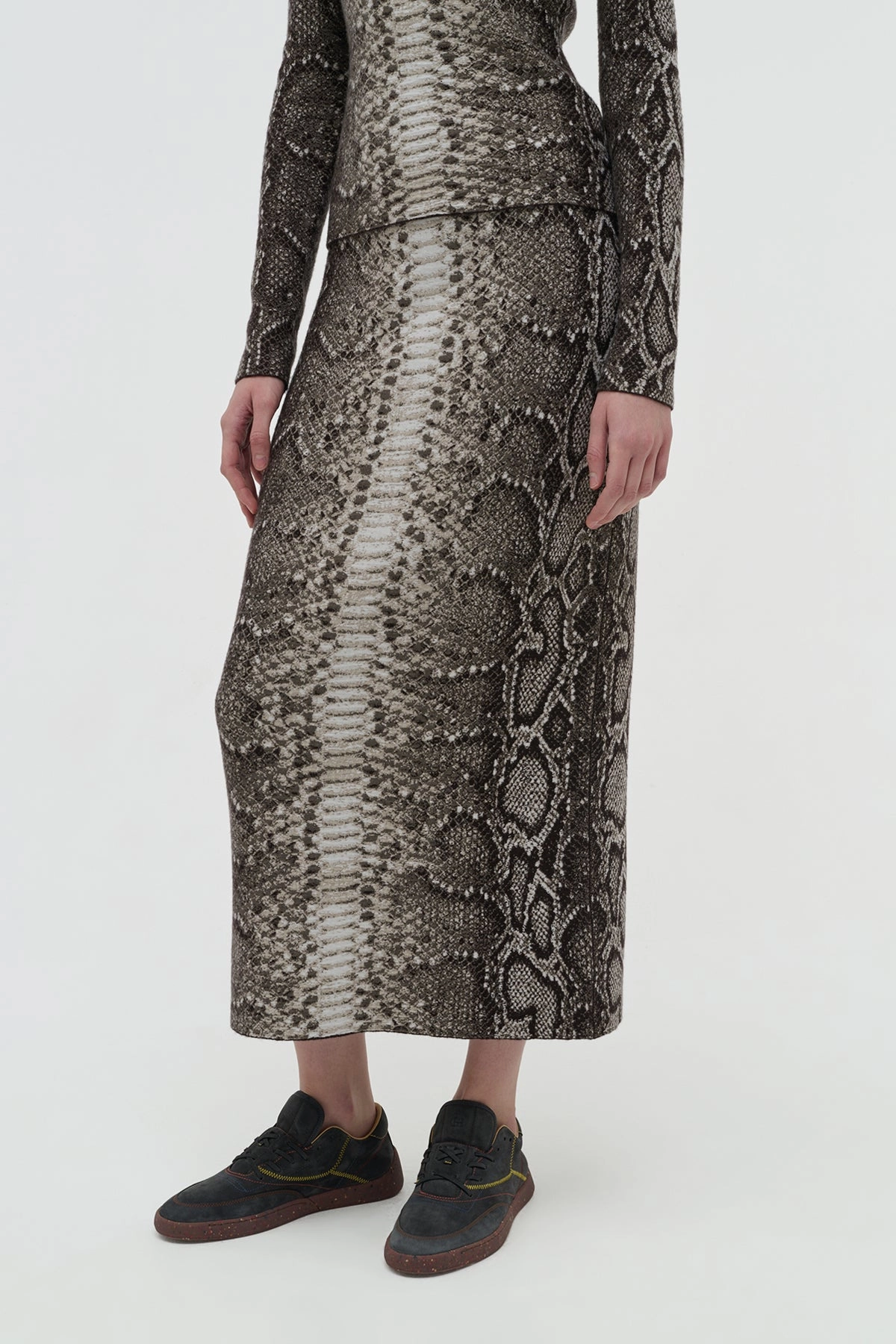 Home Trend Bragi Knit Maxi Skirt in Greyscale Cashmere Silk