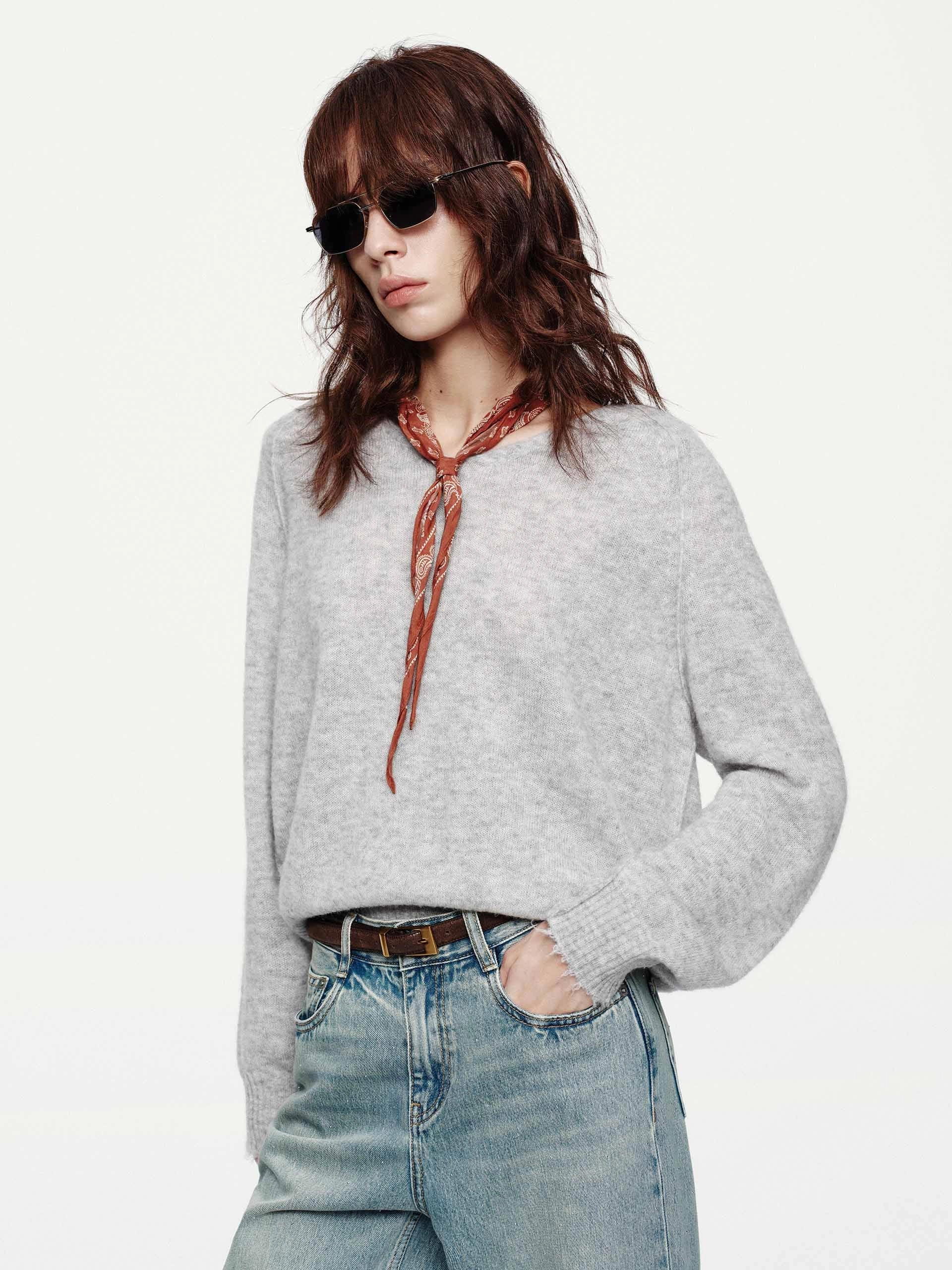 Raw Hem V-neck Sweater Gentle Fit