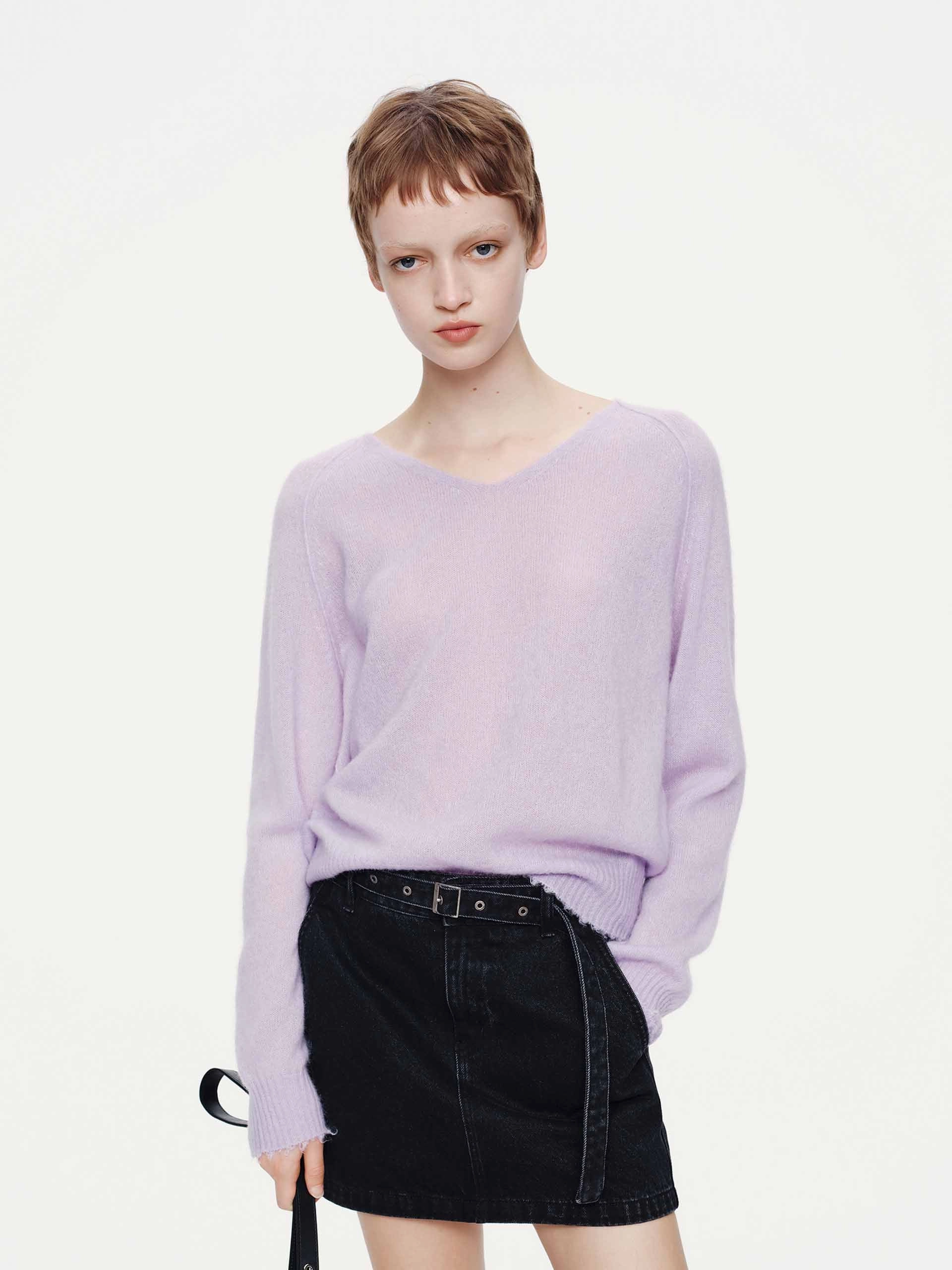 Raw Hem V-neck Sweater Tagless Label System StretchRecovery Yarn