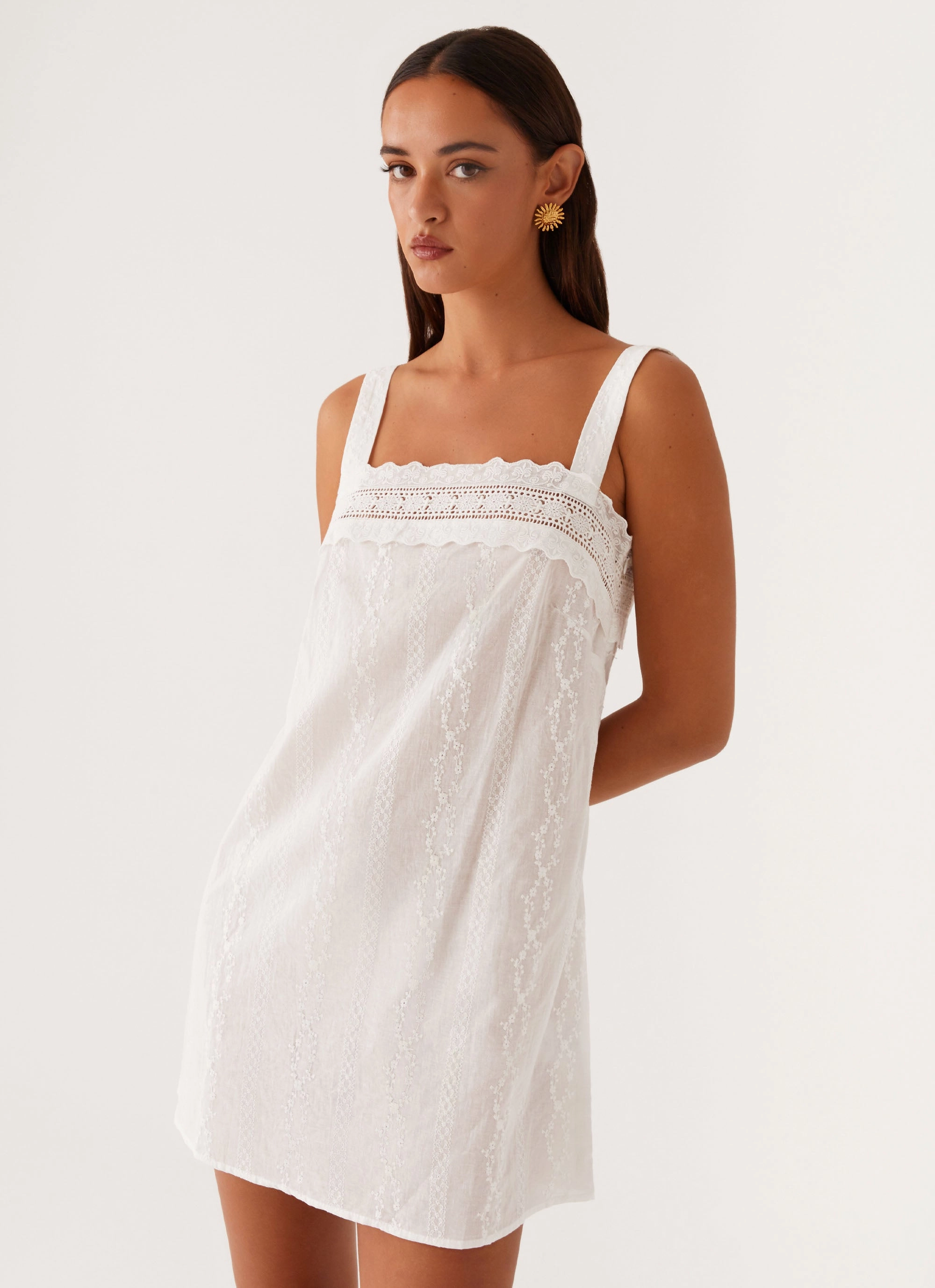 Airy Drape Perfect Comfort Wear Calla Broderie Mini Dress - White