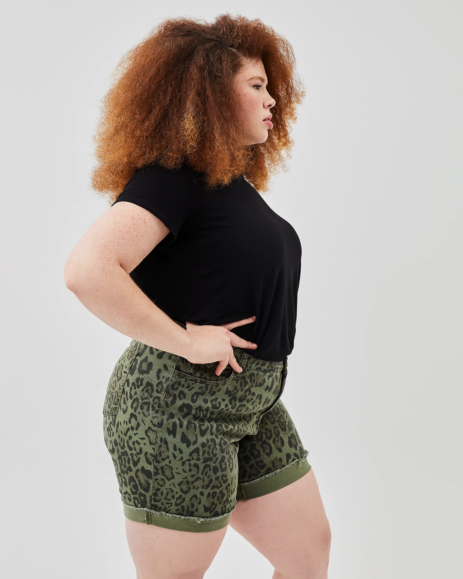 Catherine Cuffed Boyfriend Shorts | Olive Green / Brown Moisture Wicking Inner Layer