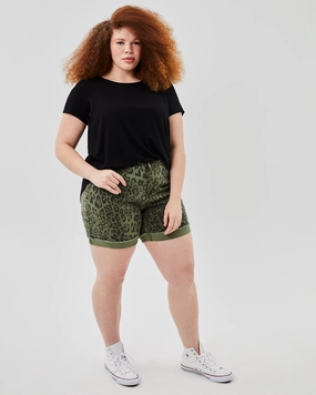 Catherine Cuffed Boyfriend Shorts | Olive Green / Brown Minimalist Pocket Layout