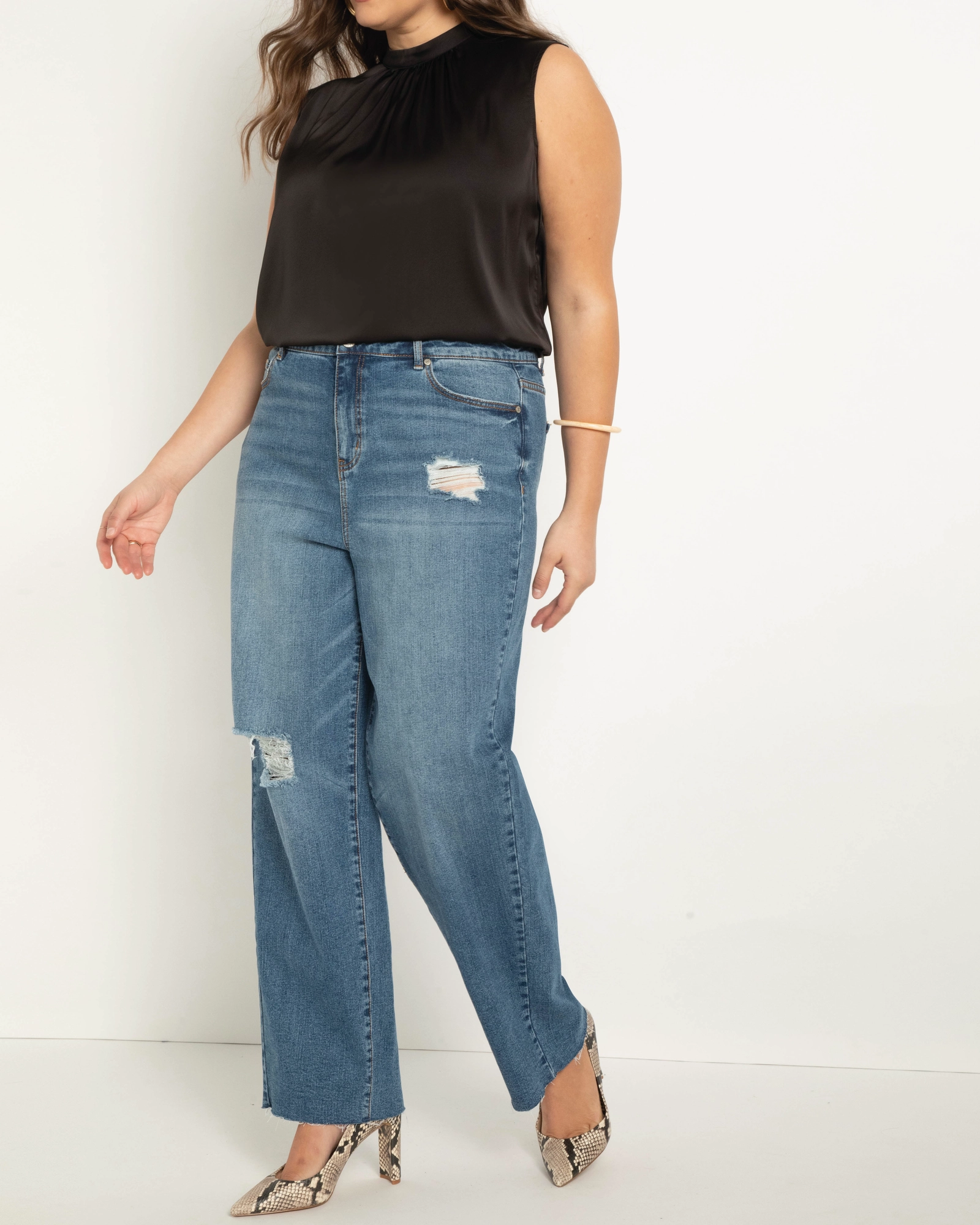 Classic Fit Distressed Straight Leg Jean | Medium Wash Grab And Go