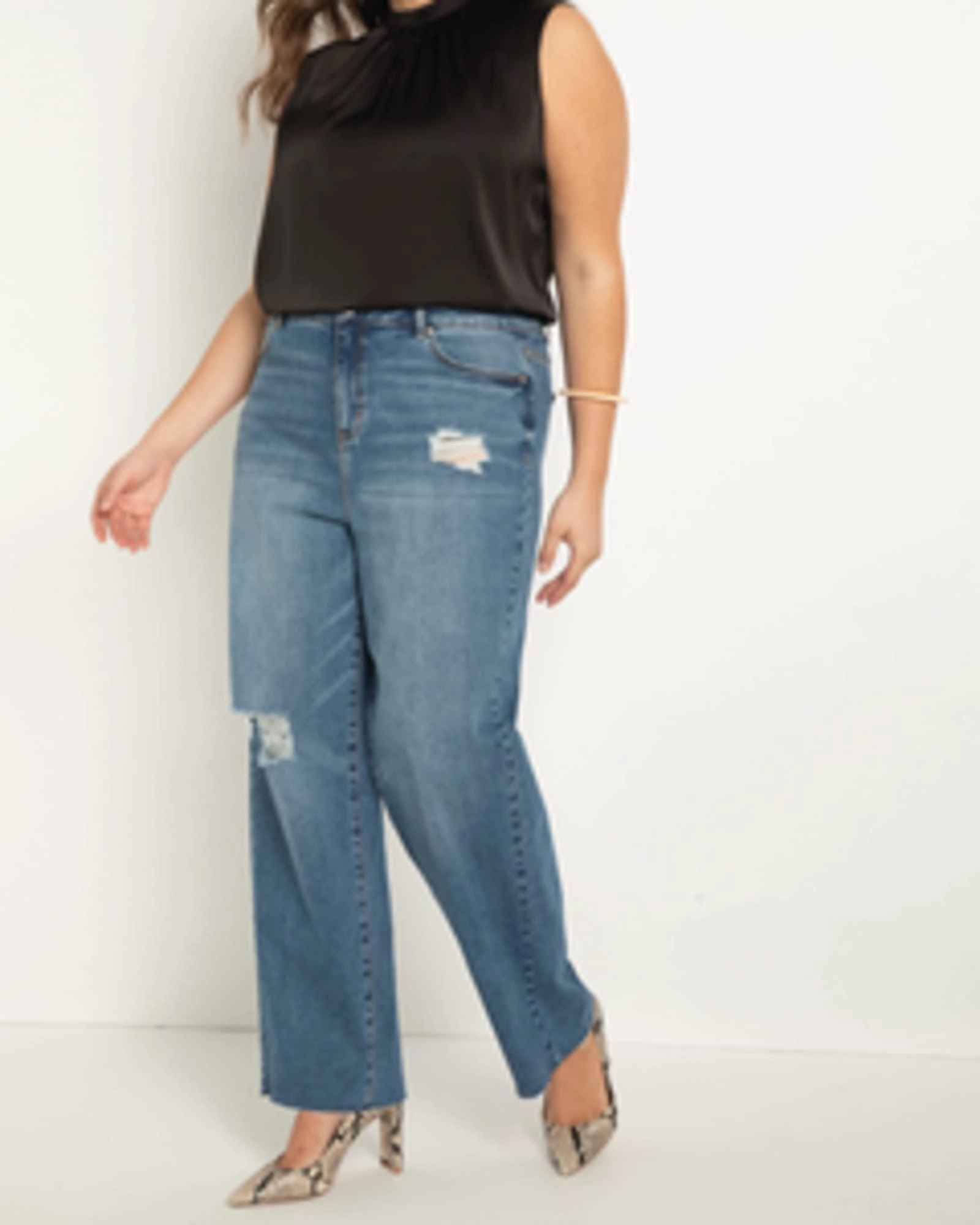 Low Maintenance Fabric Unisex Wear Artist Vibe Classic Fit Distressed Straight Leg Jean | Medium Wash