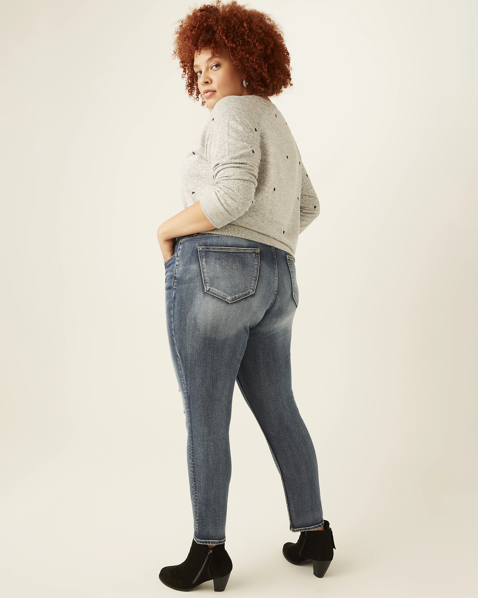 Beach Day Versatile Soft Flexible Comfort Nicola Distressed Skinny Jean | Dark Wash