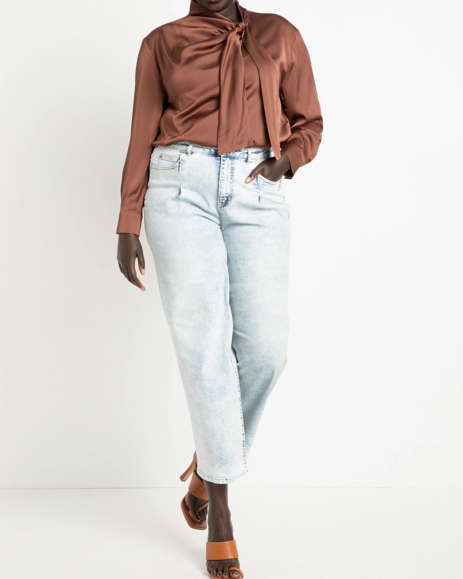 Sleek Option Relaxed Fit Audrey Pleated Straight Leg Jeans | Light Wash
