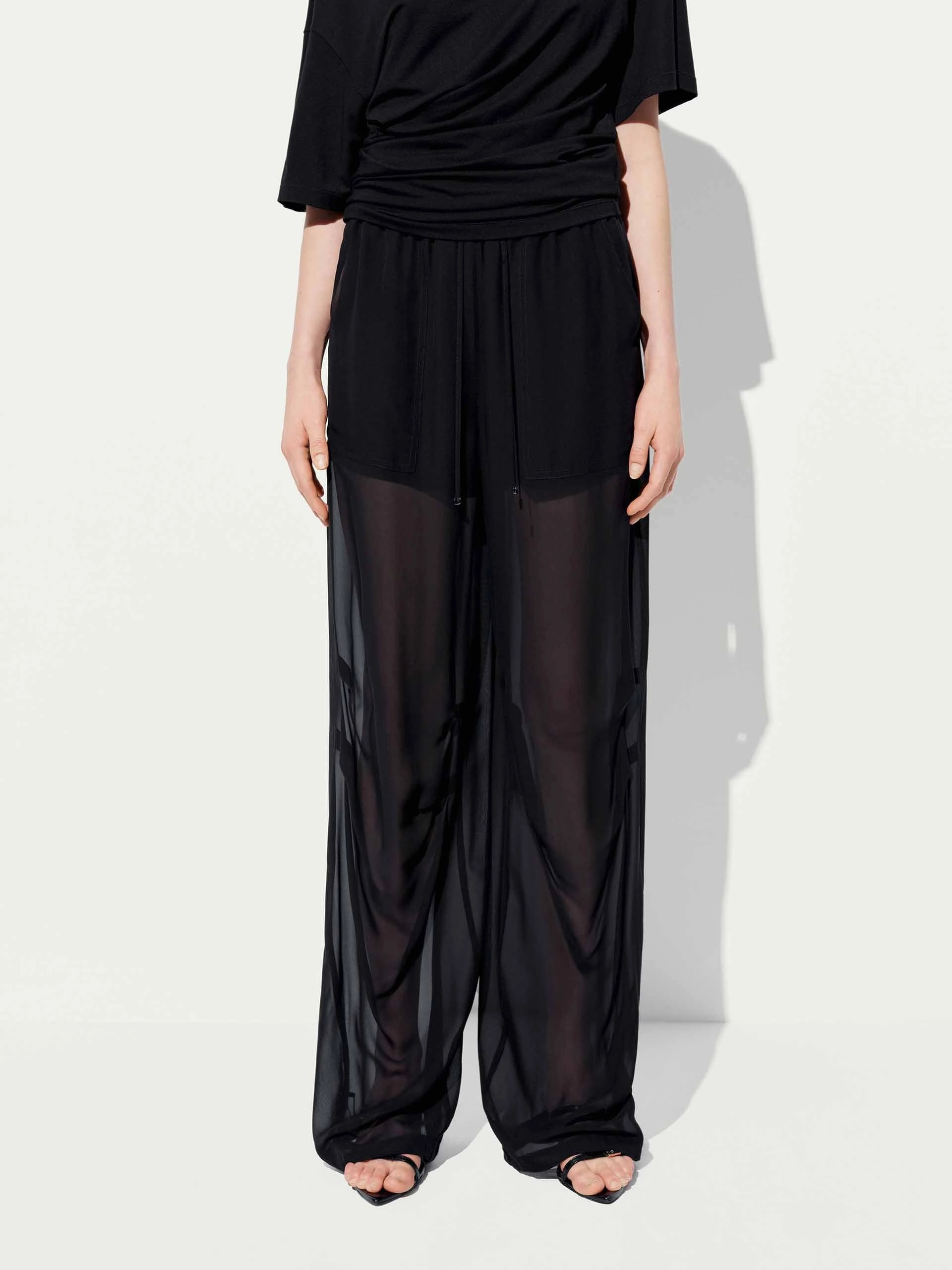 Solid shade Breathable Performance Wear Slik Blend Straight Trousers