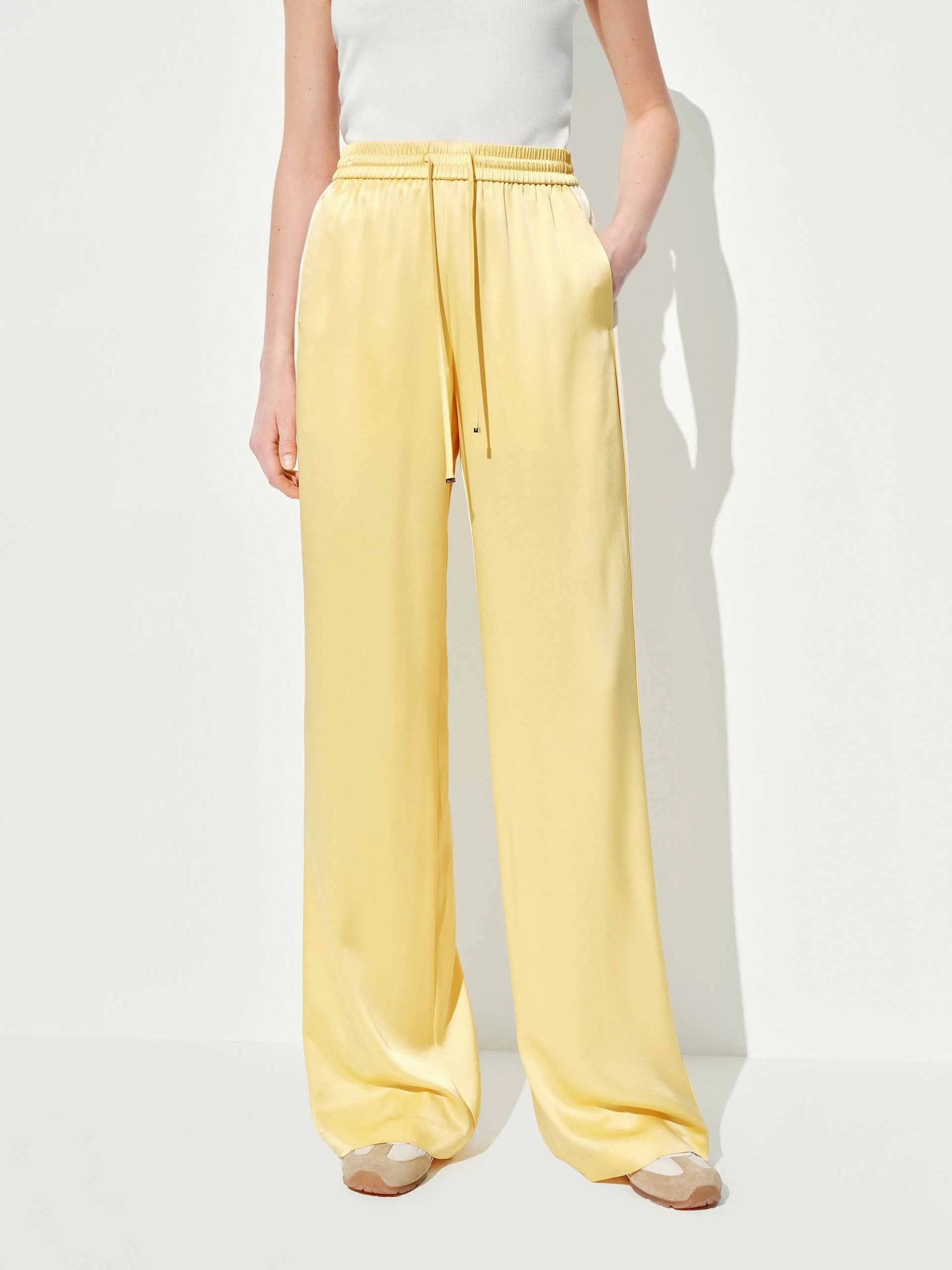 Contrast Drawstring Waist Trousers Odor Control Technology Easy Flex Design