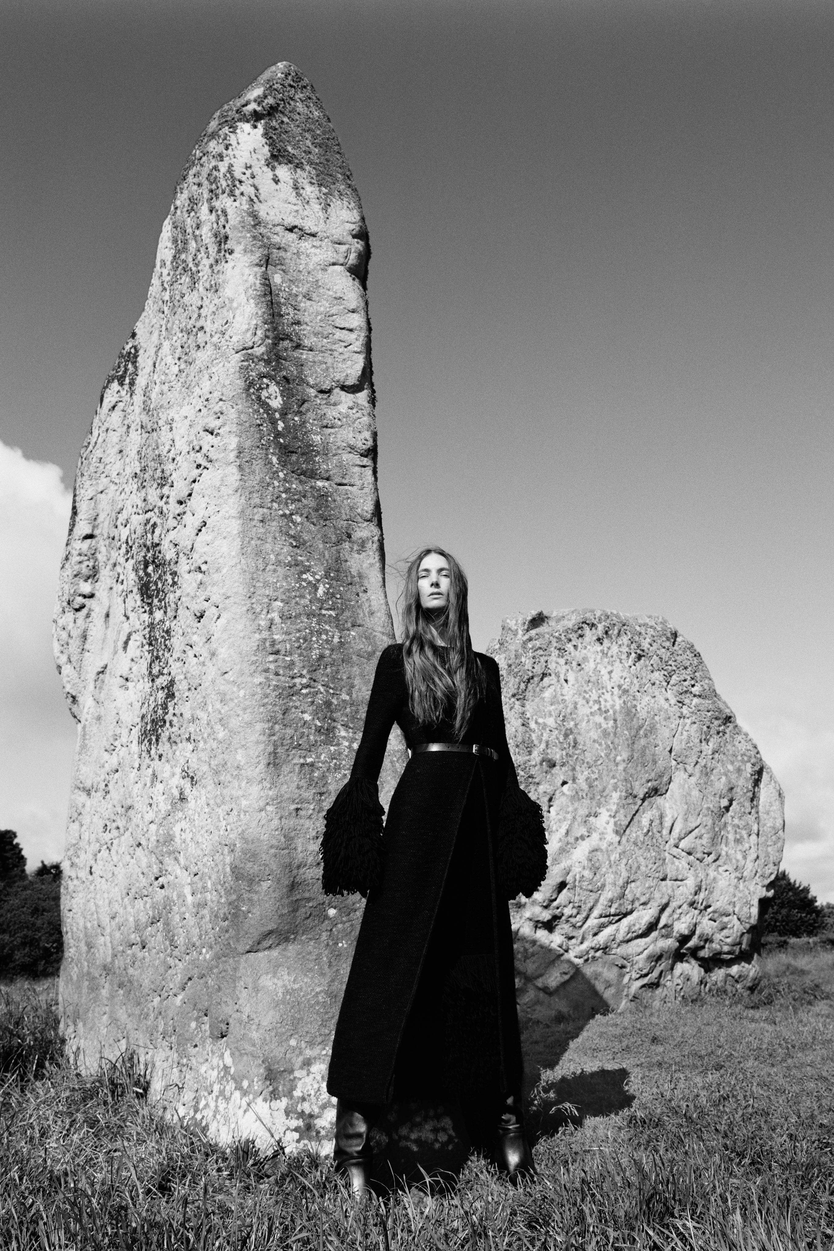 Thermo Regulating Fibers Corus Knit Maxi Dress in Black Cashmere Silk