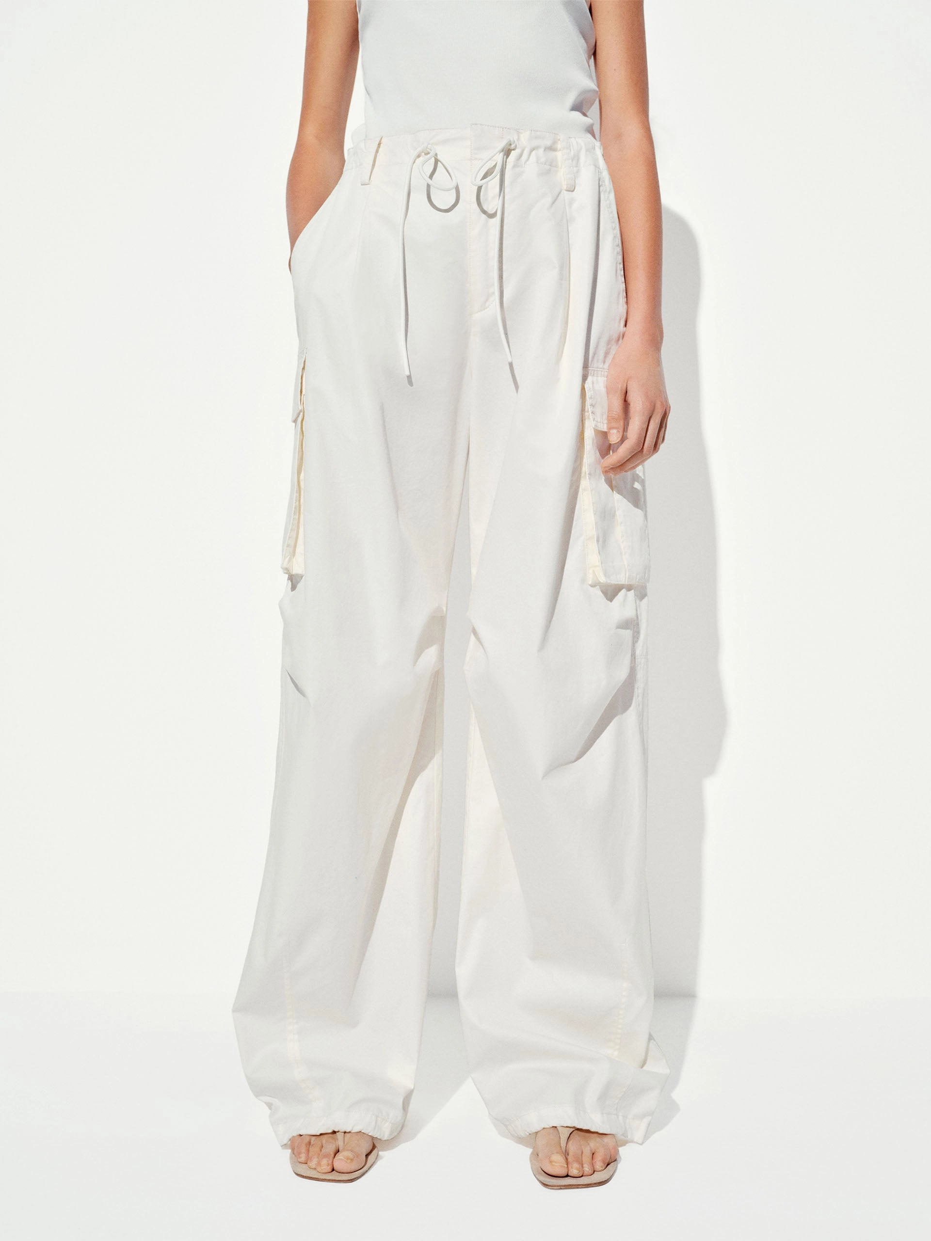 Cotton Barrel Leg Cargo Pants Travel Ready