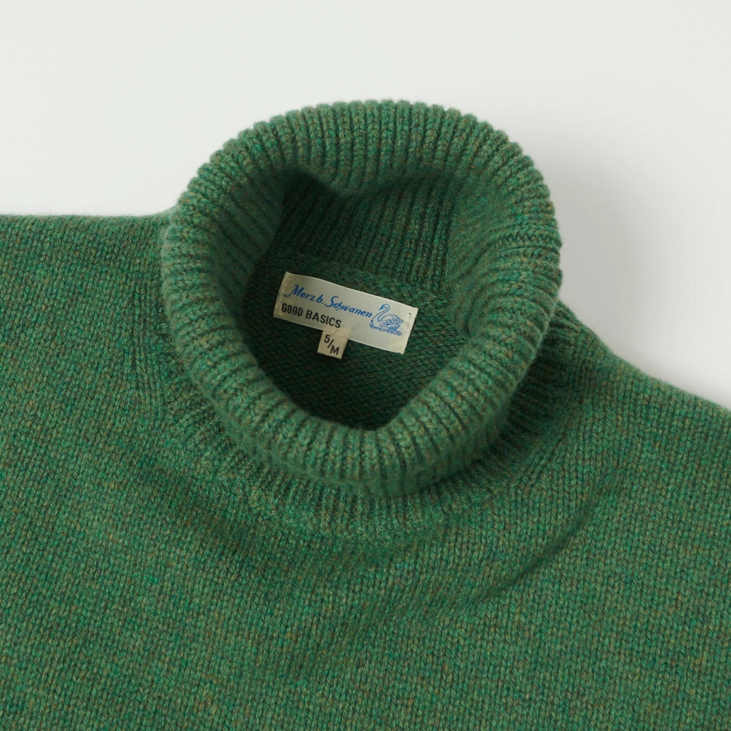 Merz b. Schwanen 'Good Basics' Wool Cashmere Knit Turtleneck - Moss Green Compression Fit Technology Light Cover