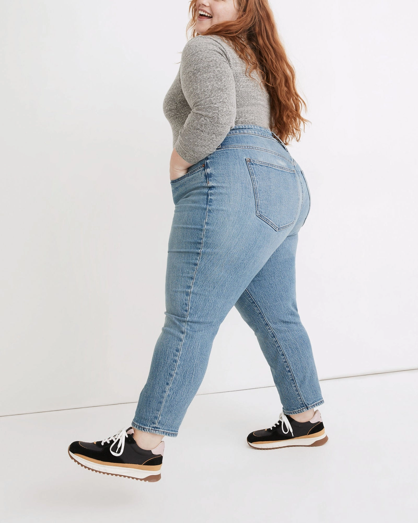 Light Outfit Functional Fit Curvy Perfect Vintage Jean in Banner Wash | Light Wash