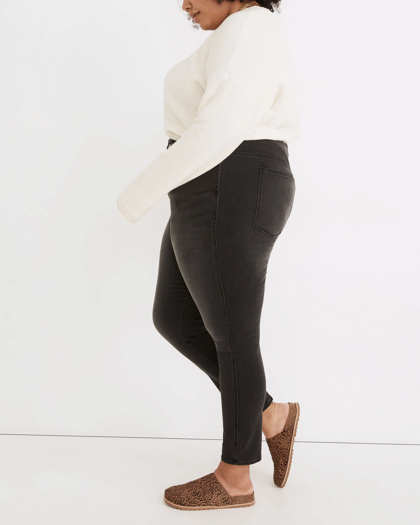 Curvy Roadtripper Supersoft Skinny Jeans in Ardley Wash | Black Music Event Picnic Style