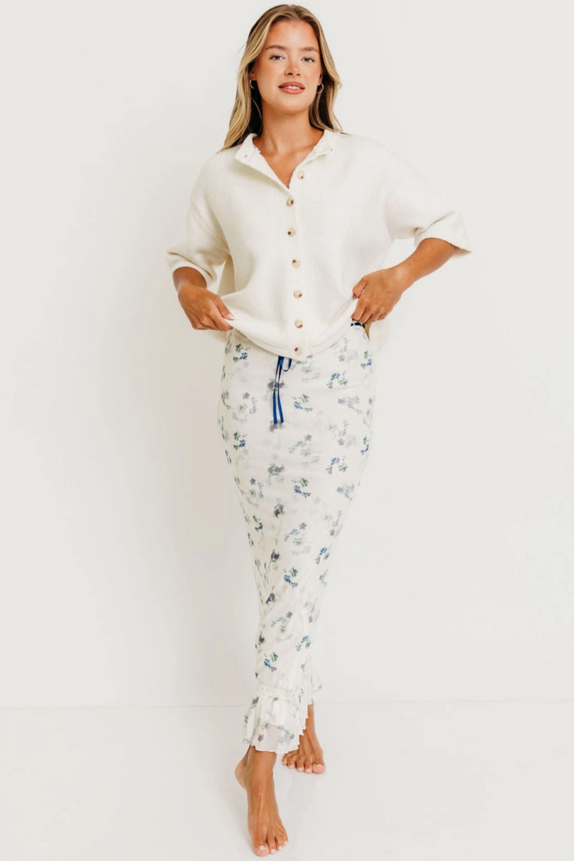 Davina Button-Up Sweater in Off-White Roomy Pockets