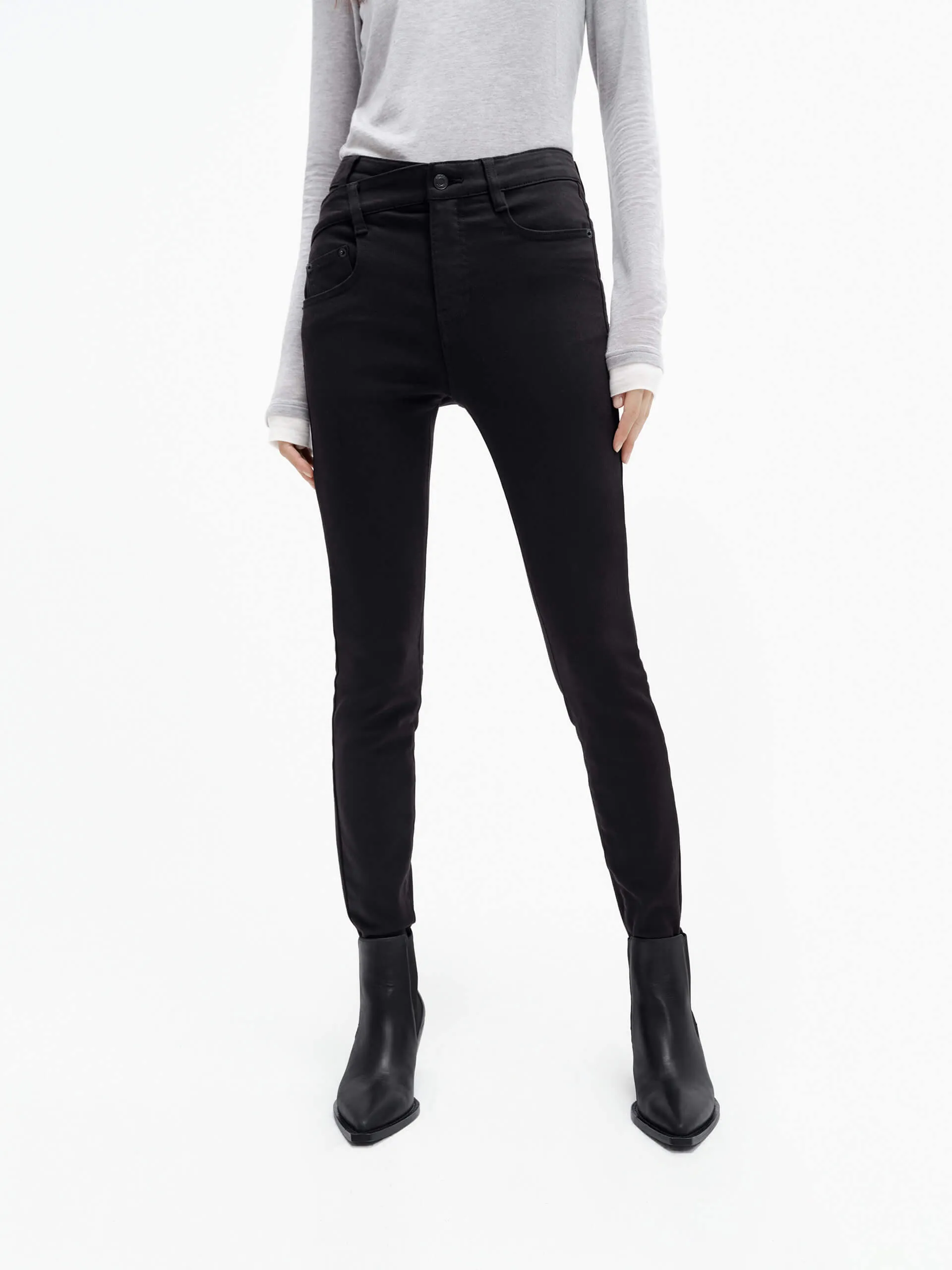 Deconstruct Skinny Jeans Neutral design Sustainable Denim Production