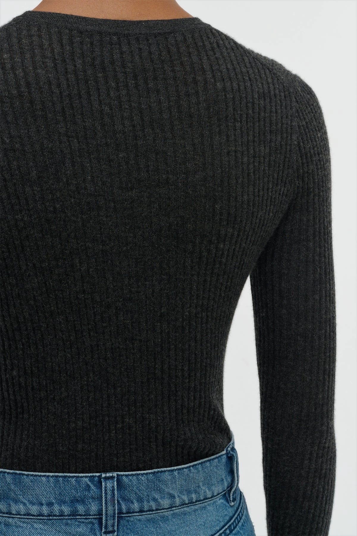 Fray Resistant Edges Browning Knit Sweater in Charcoal Cashmere Silk