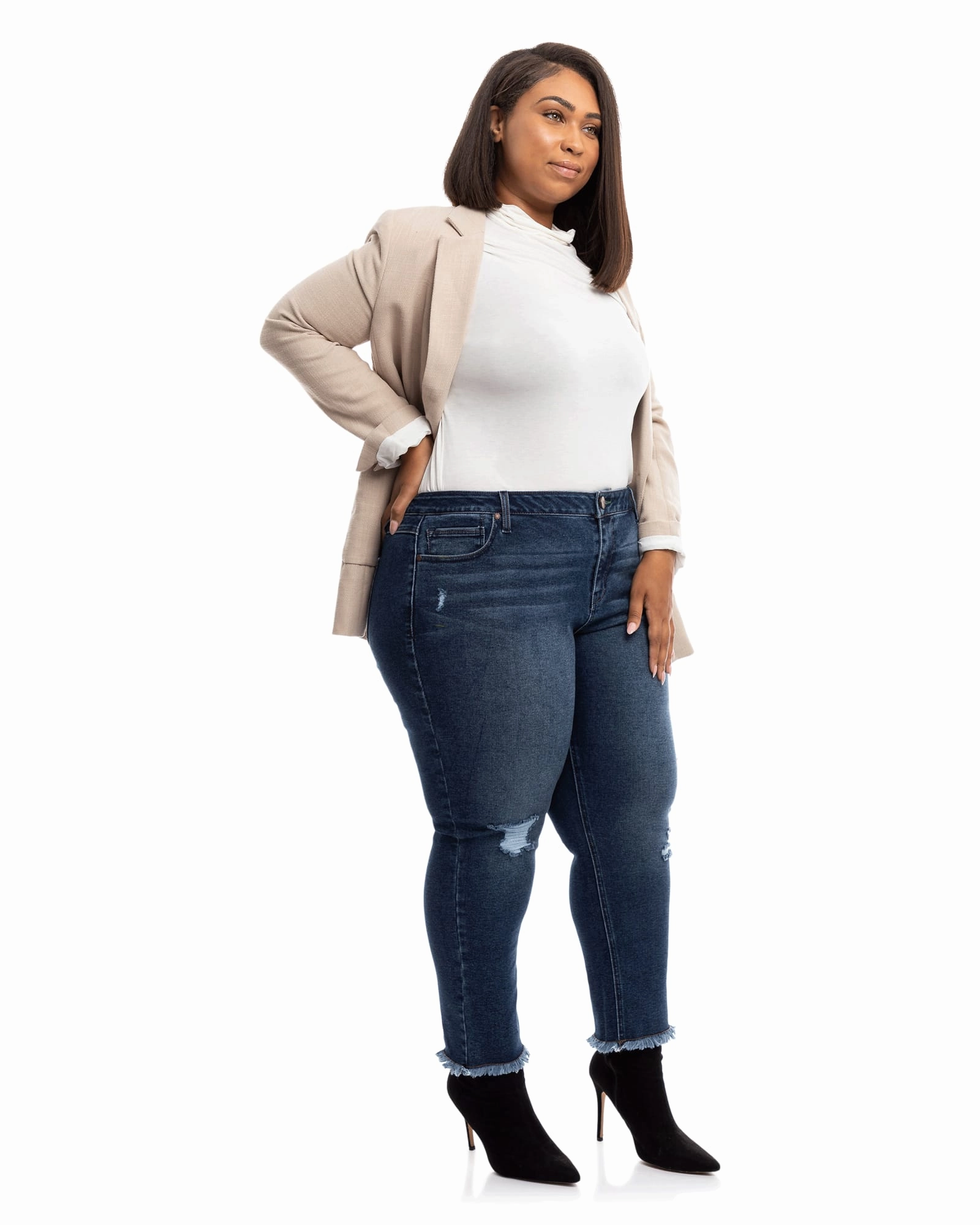 Minimalist Style Festival Outfit Loose Carrie Frayed Hem Girlfriend Jean | Talia