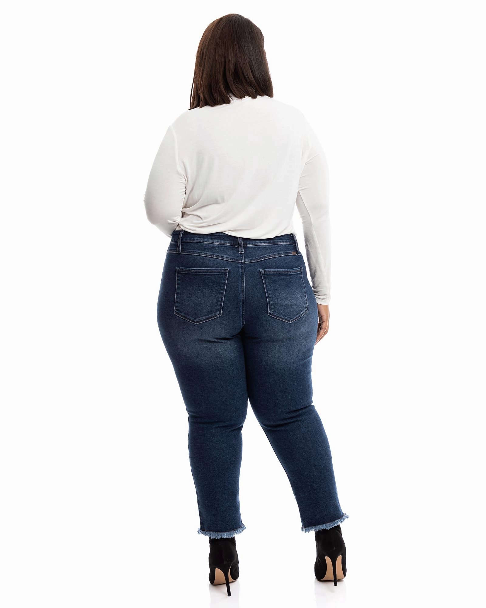 High Waist Anytime Look Carrie Frayed Hem Girlfriend Jean | Talia