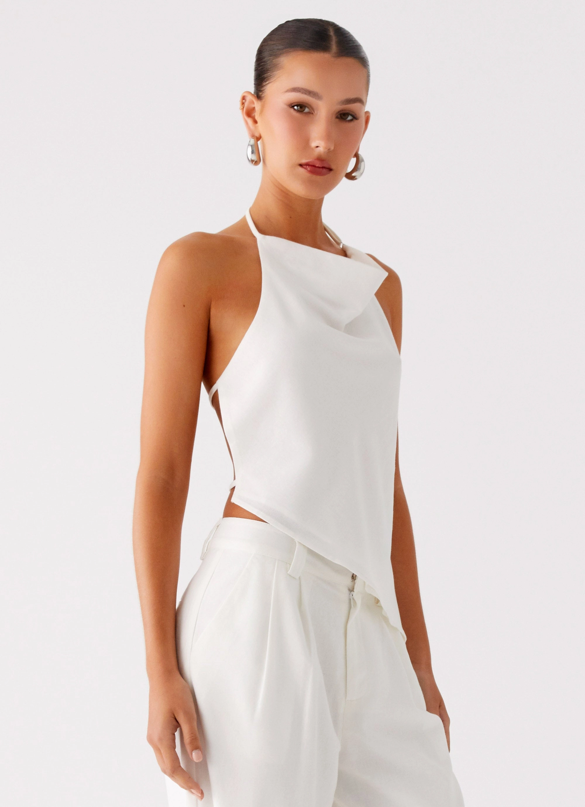 Customized fresh feel Delong Backless Linen Top - White