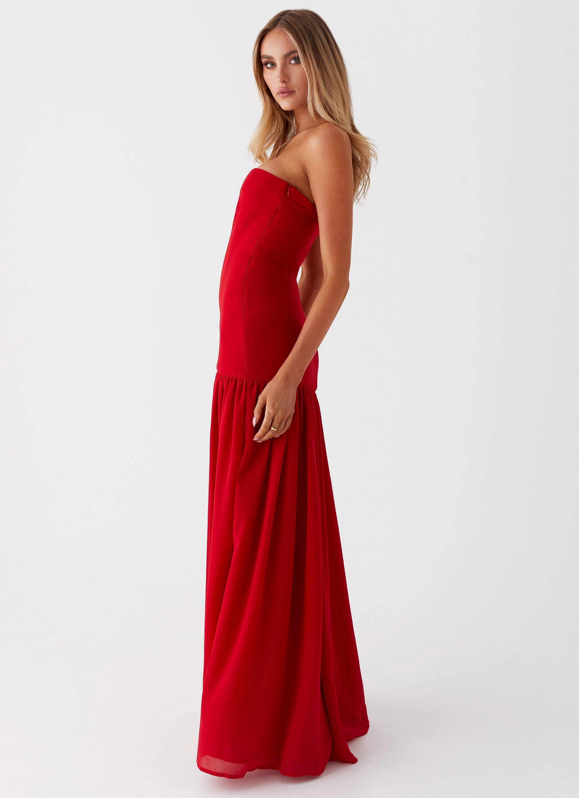 Eden Strapless Maxi Dress - Red Date-Night Sporty Look