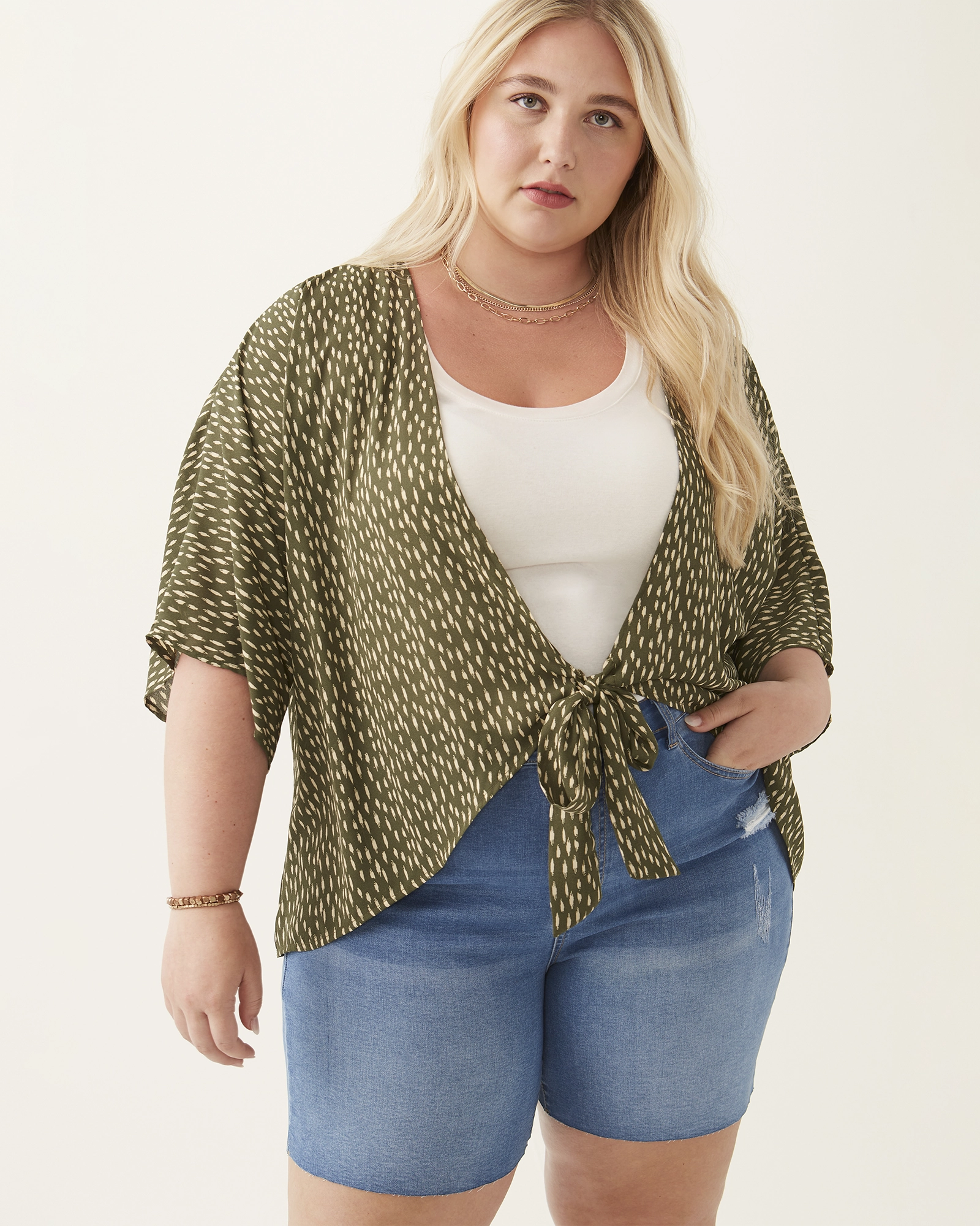 Kimmer Frayed Hem Denim Short | Dark Wash Quick Match All Season