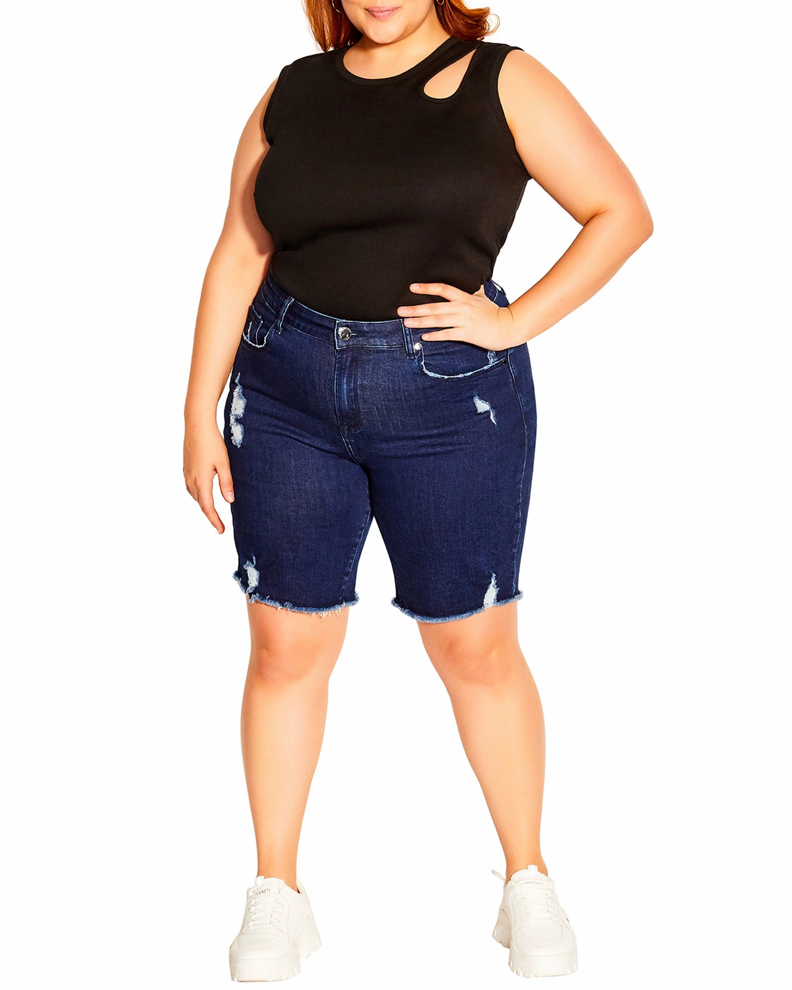 No Fuss Wear Tailored Design Carmen Distressed Short | Dark Wash