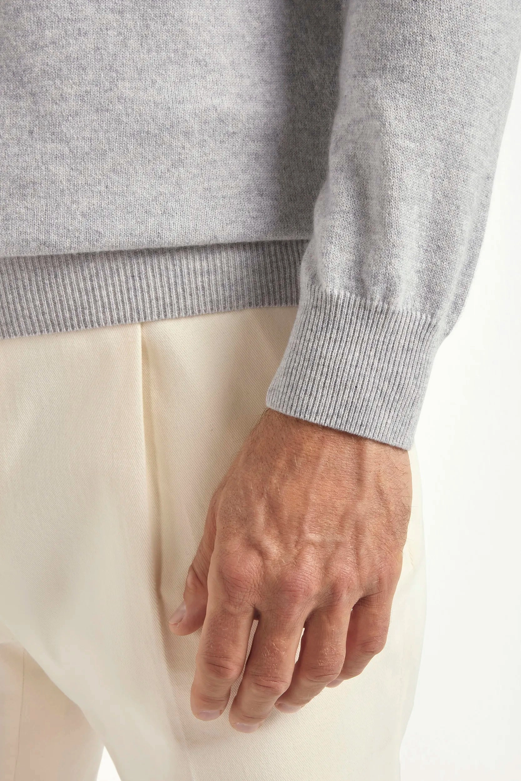 Ice grey cashmere round neck ?C Made in italy Cold Comforted Minimal Vibe