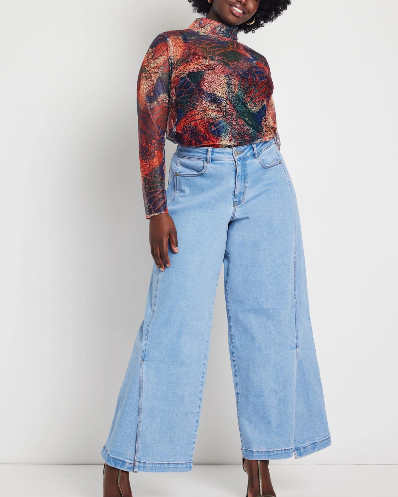 Celia Wide Leg Jean with Slit | Light Wash Athlete Fit Modern Autumn Days