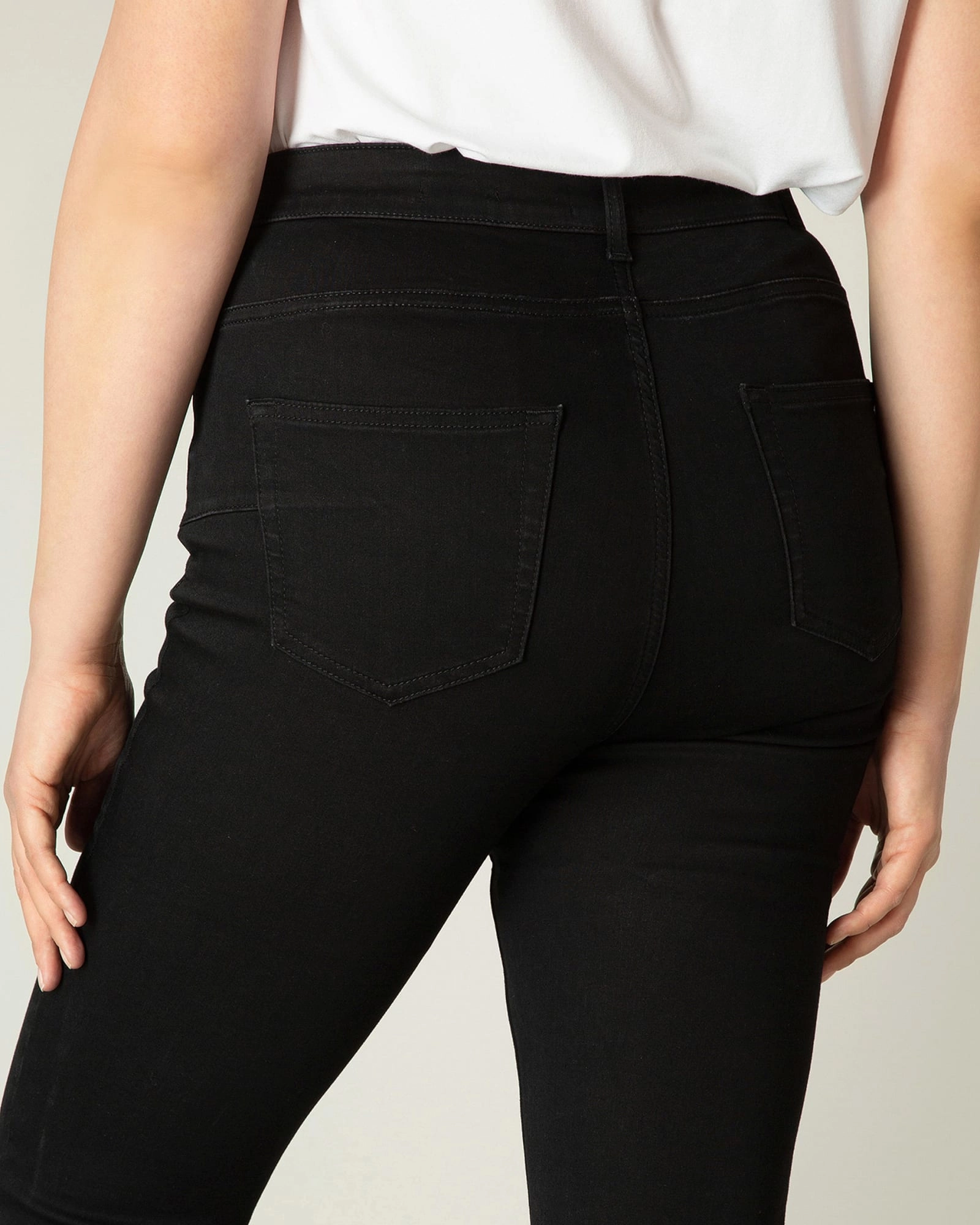 Cool Silhouette Joya | Black