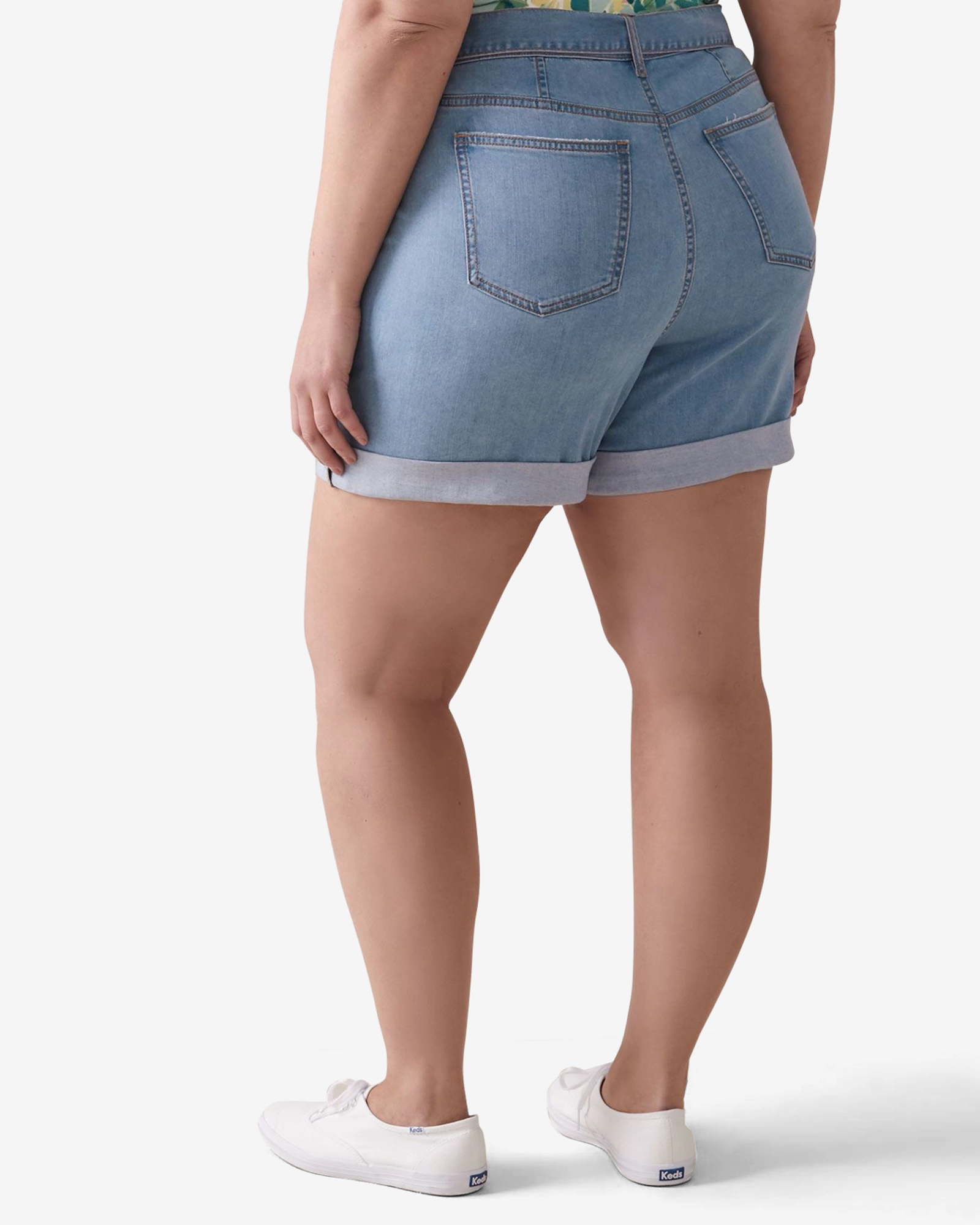 Elena Belted Shorts | Light Wash Street Style