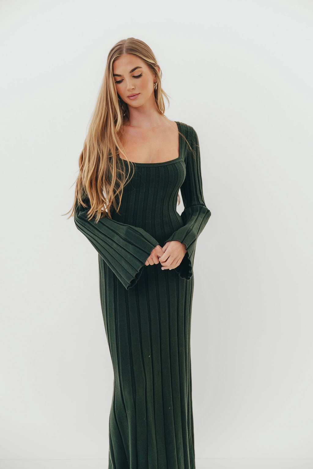 Rowan Square Neck Maxi Dress in Evergreen Cold-Shoulder Aura Glow