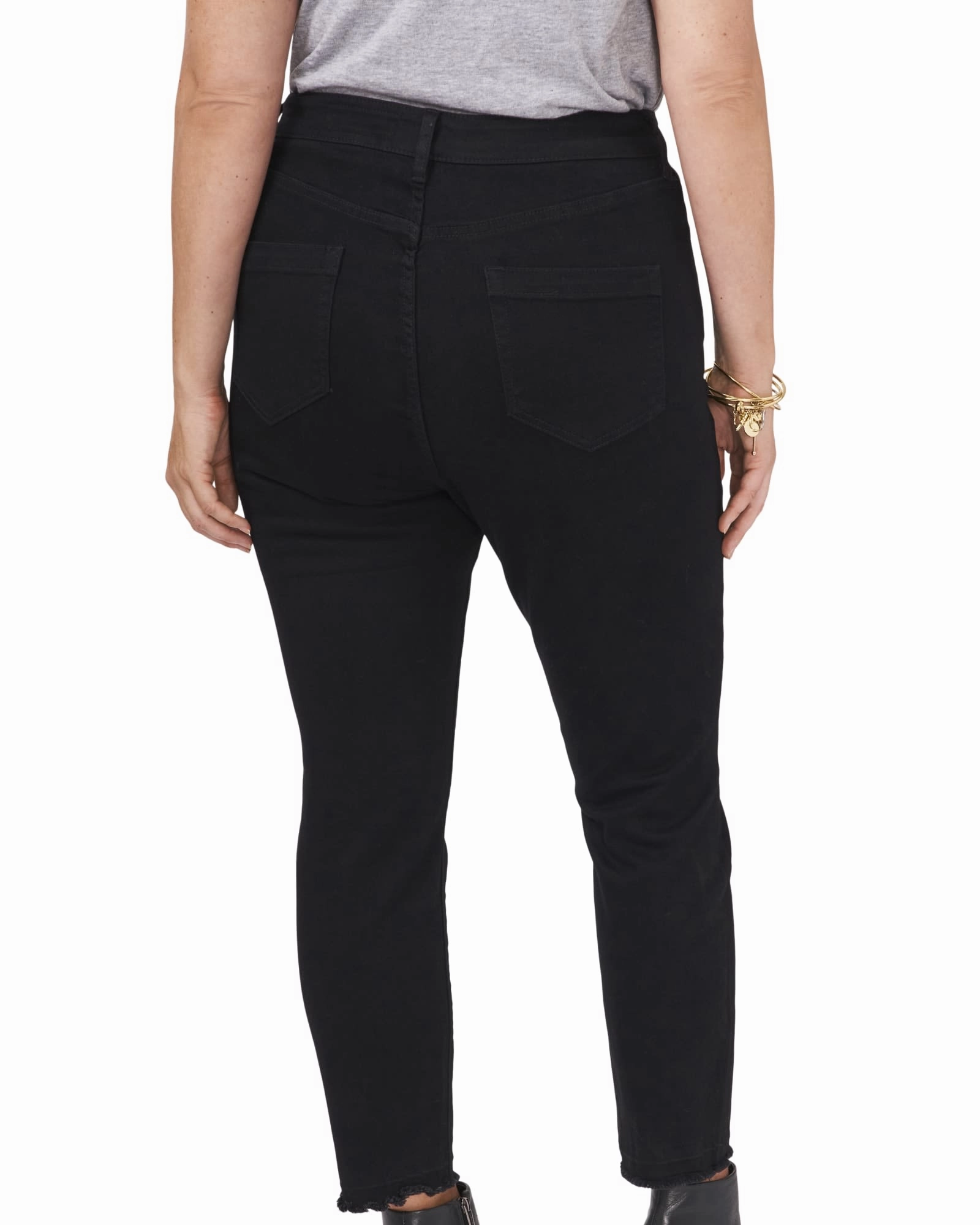 Baylee Frayed Ankle Jean | LA BREA WASH Relaxed Style Smart Casual Minimalist Style