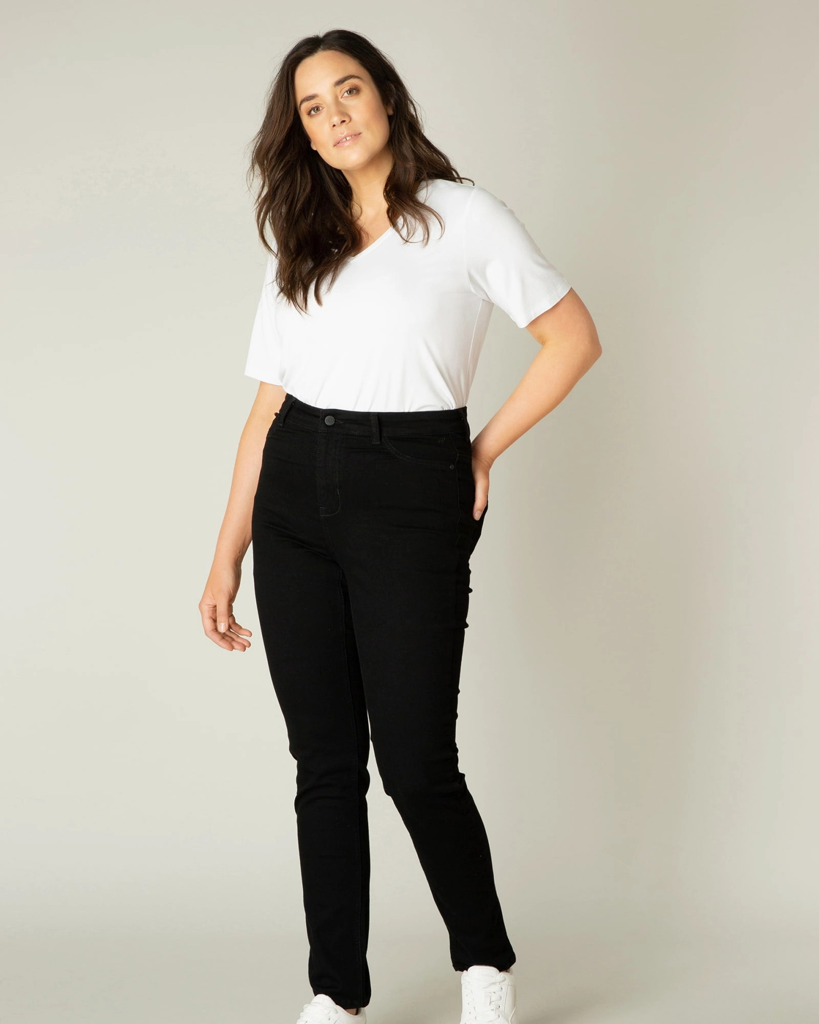 Faya | Black Universal Favorite Classic Weekend Getaway