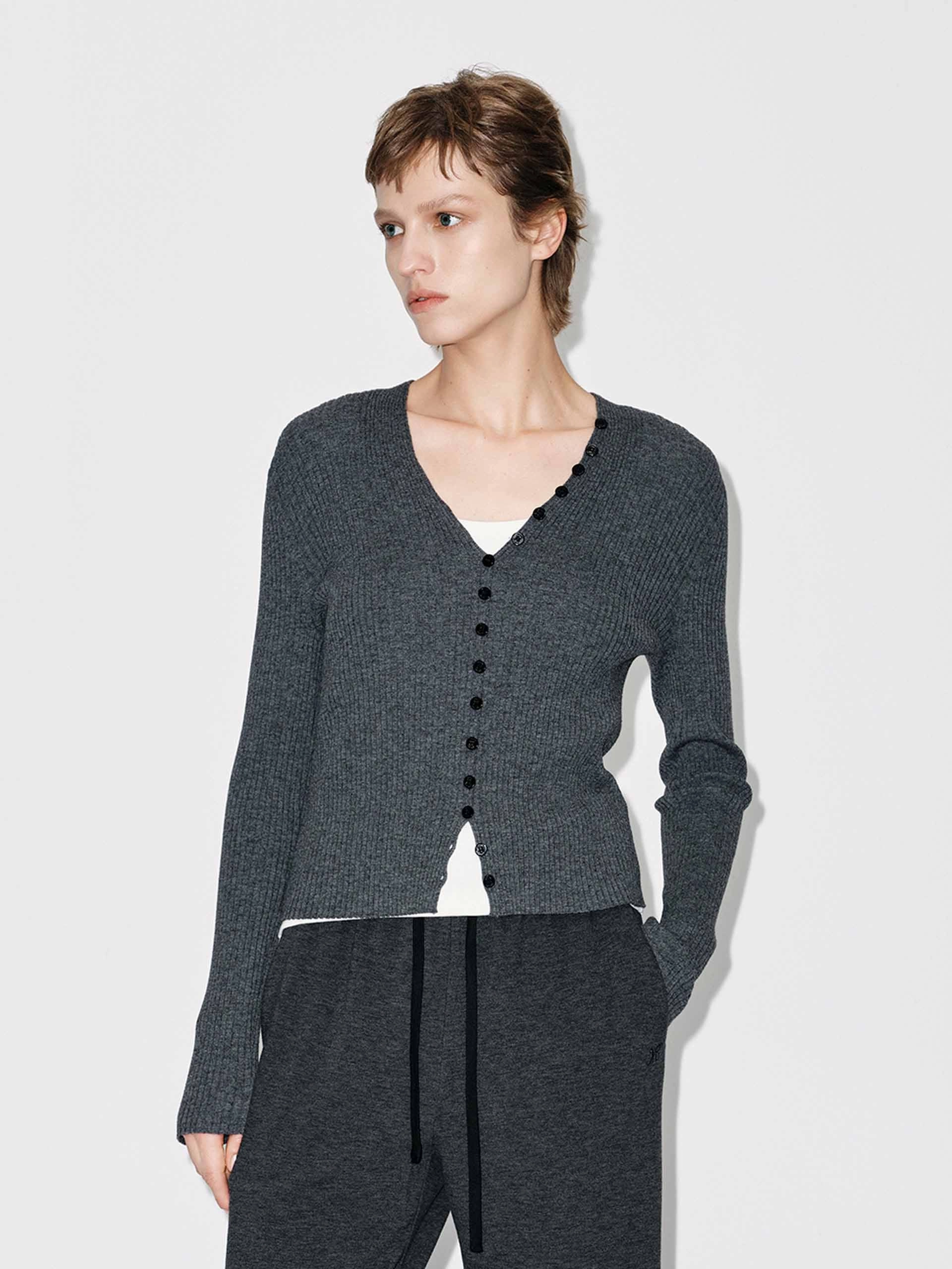 Texture Detail Fitted V-neck Button Cardigan