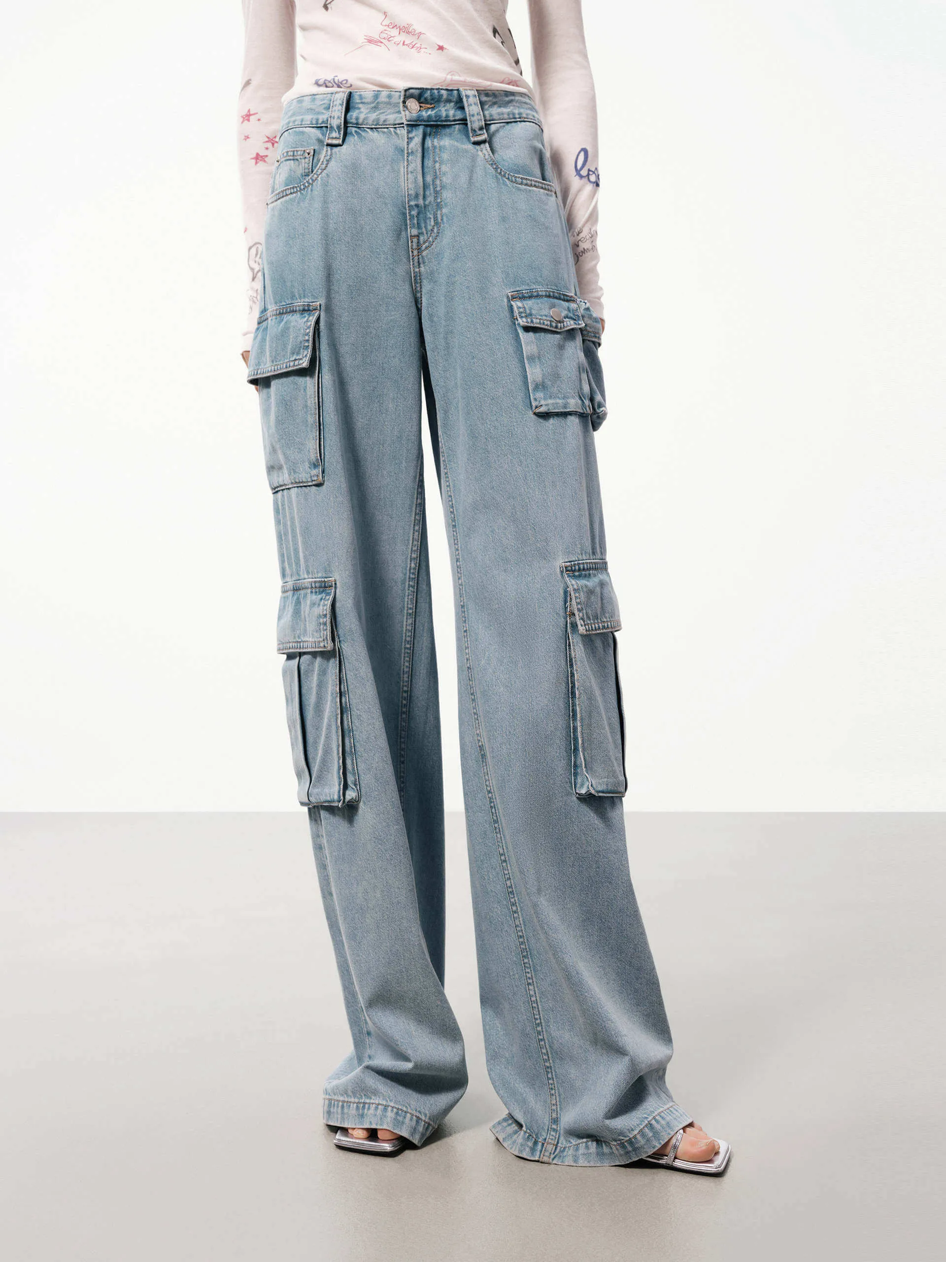 Cargo Style Straight Jeans Daytime Look