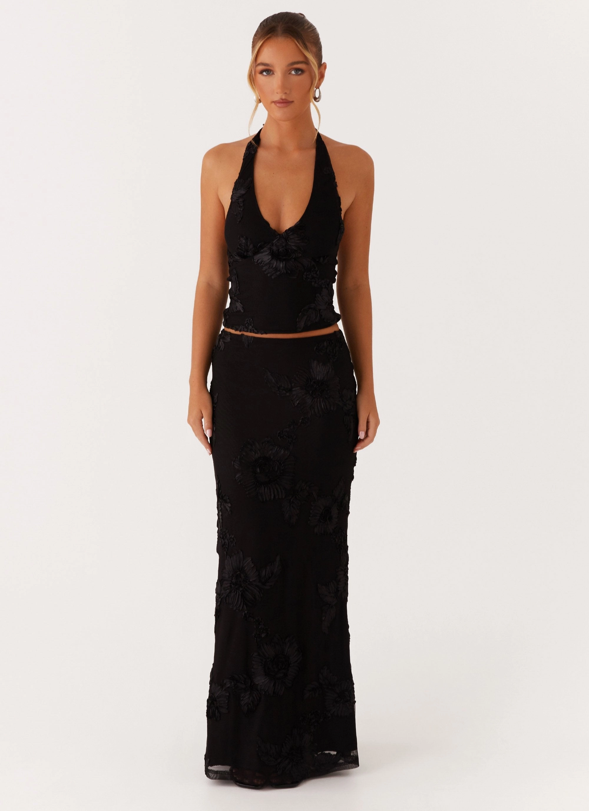 Design - elegant Radiate Halterneck Top - Black